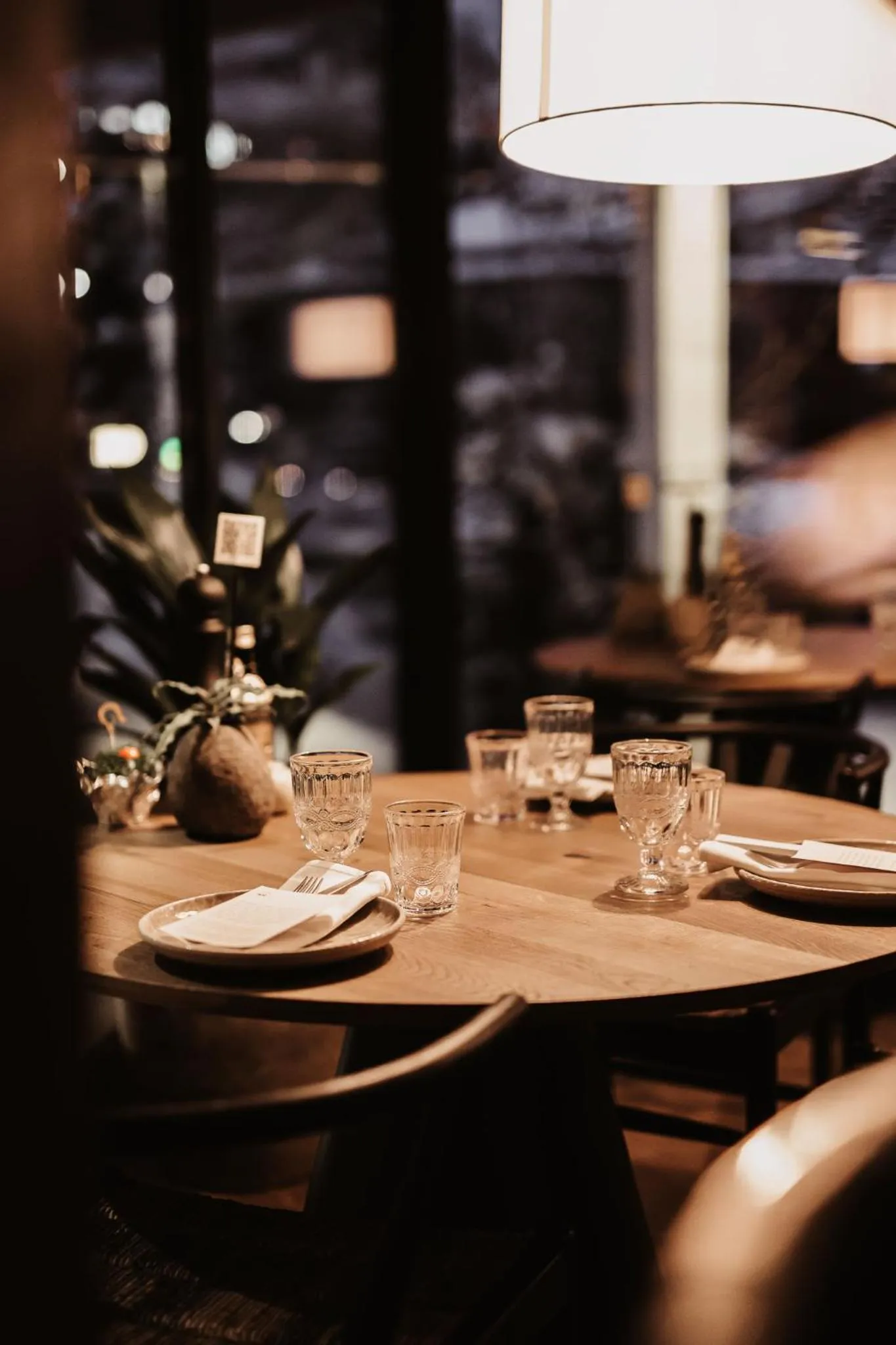 Restaurant/places to eat in kerii - adults boutique hotel