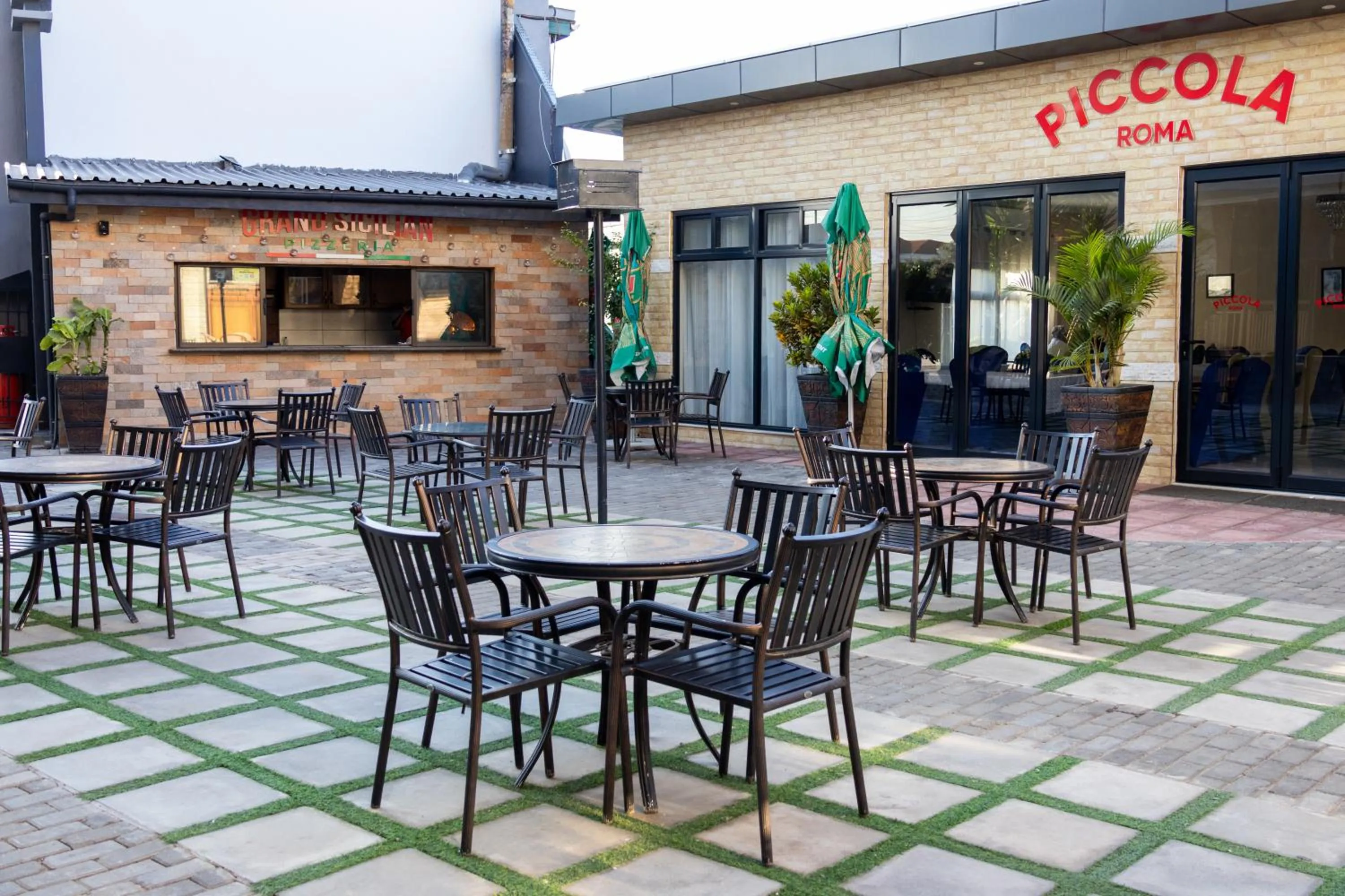 Restaurant/places to eat in Grand Palace Hotel Lusaka