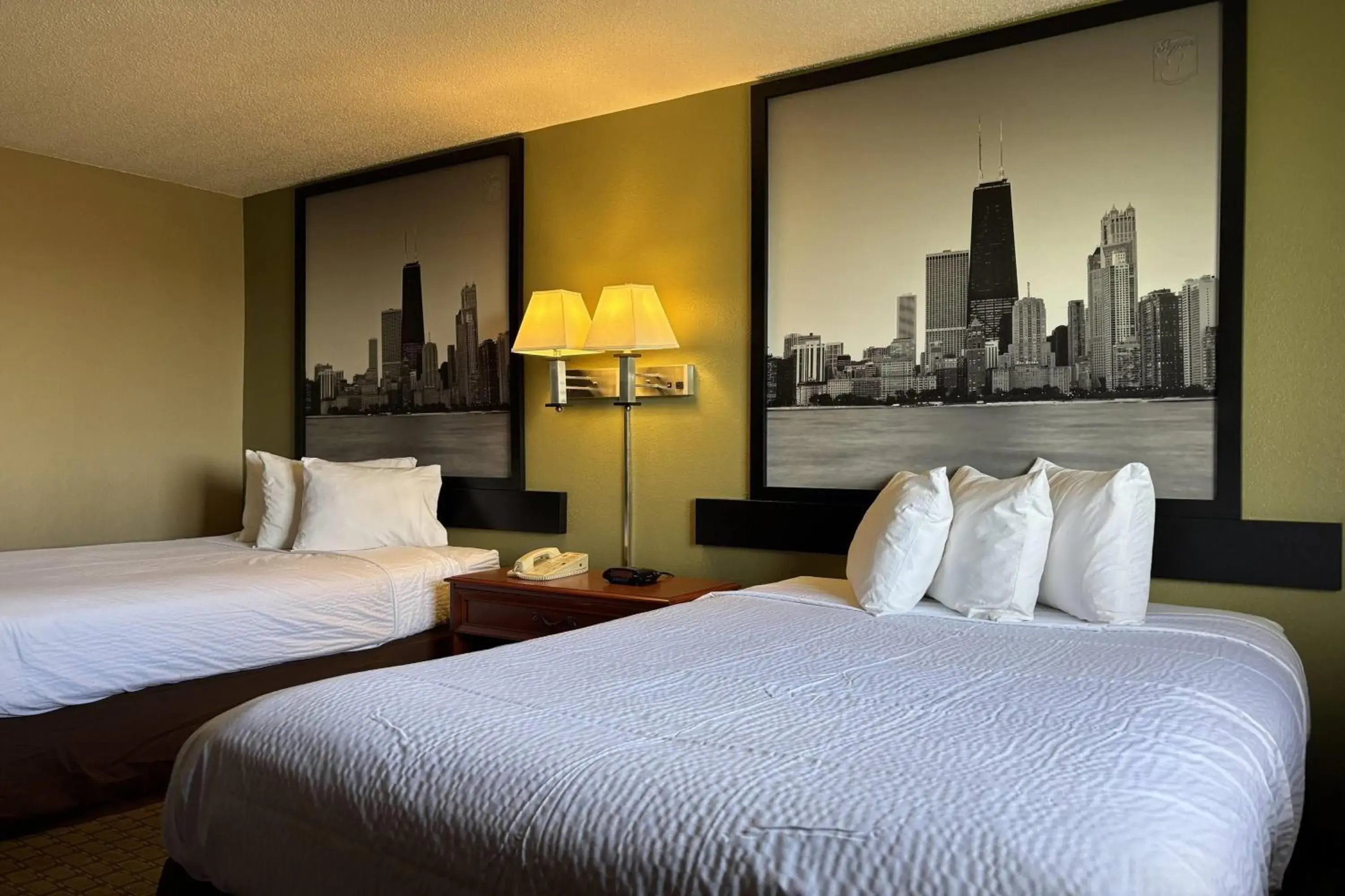 Queen Room with Two Queen Beds - Non-Smoking in Super 8 by Wyndham Pontiac Queen Room with Two Queen Beds - Non-Smoking in Super 8 by Wyndham Pontiac