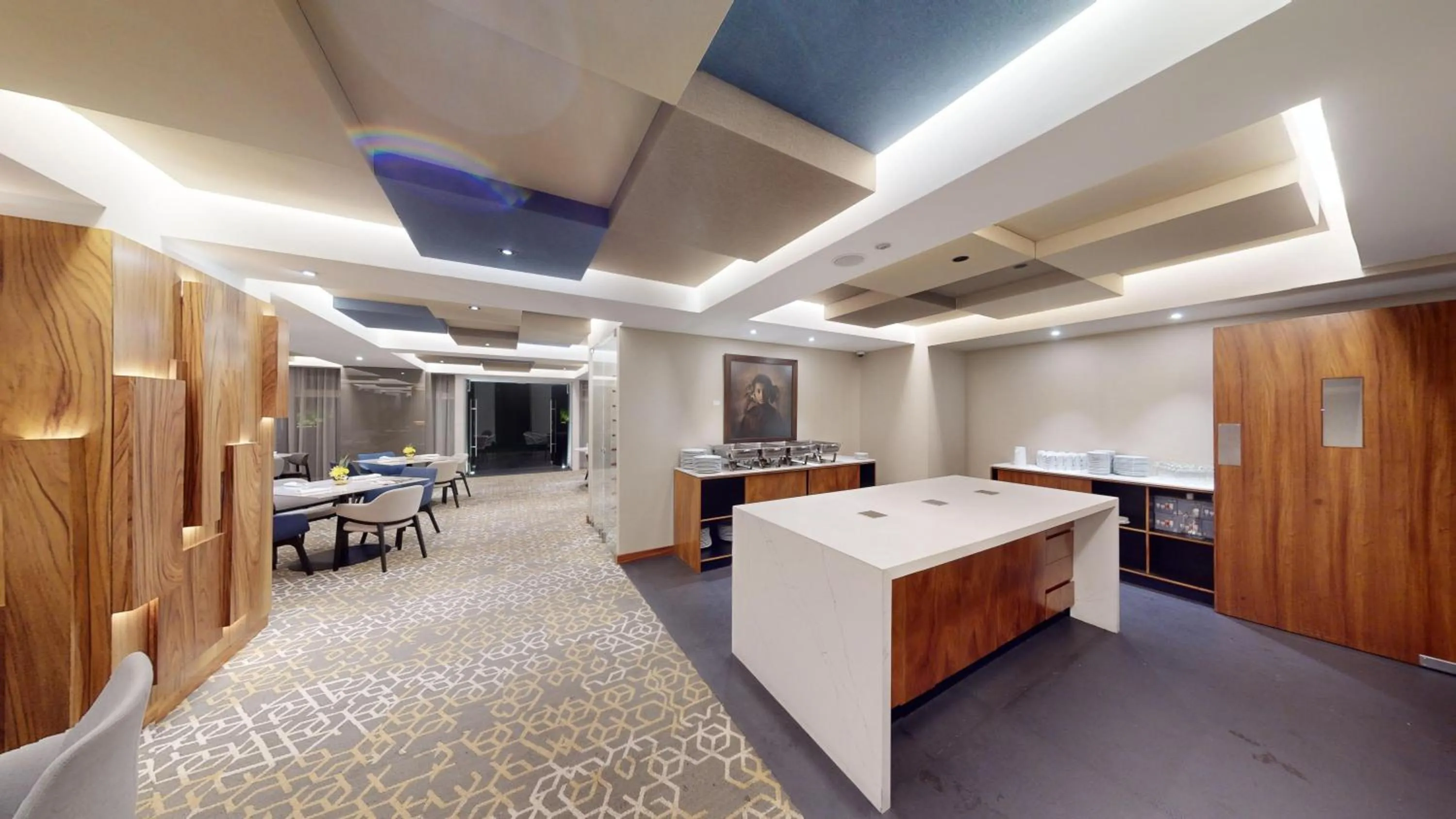 Restaurant/places to eat in Adriatika Hotel & Residence