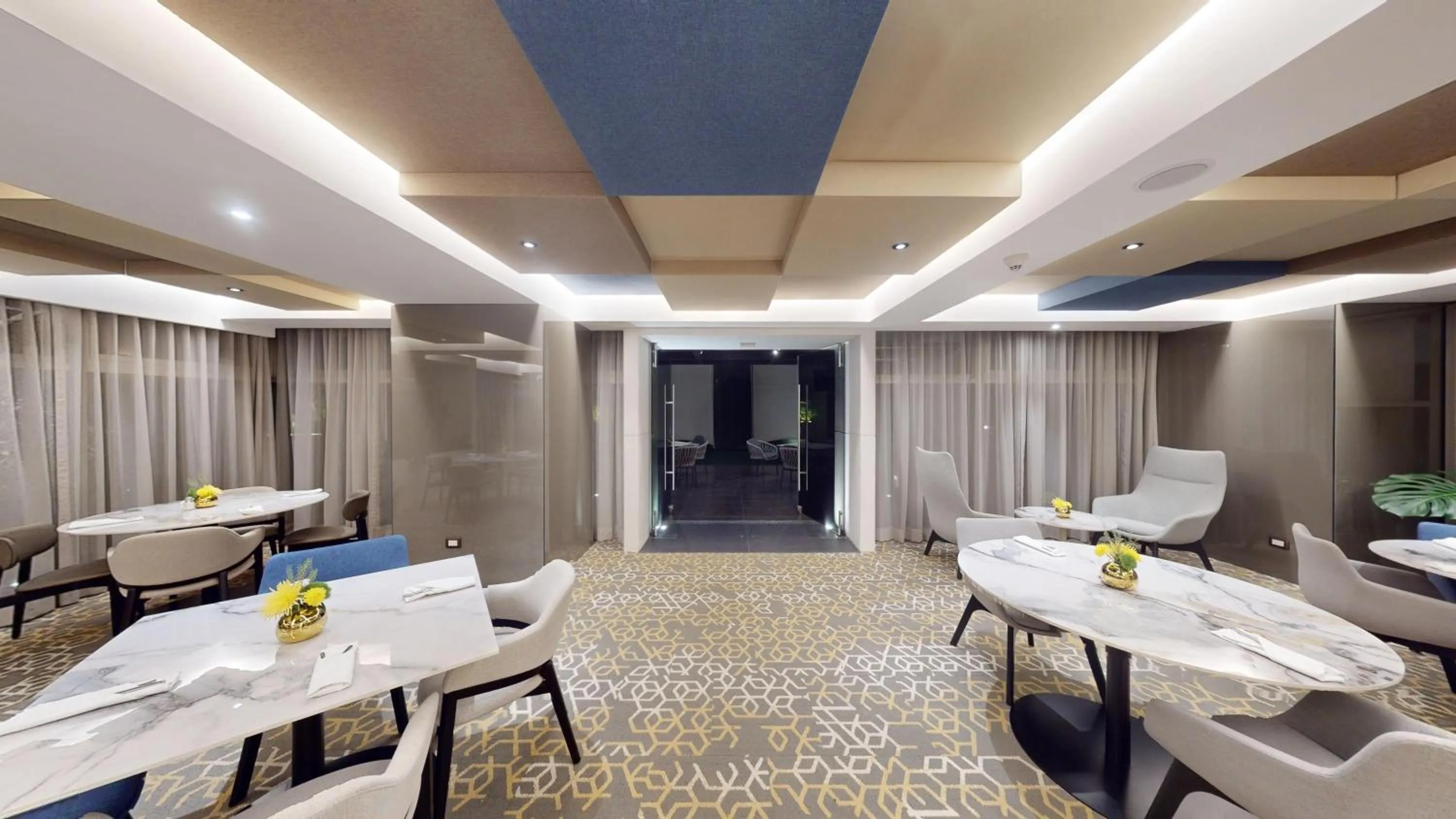 Restaurant/places to eat in Adriatika Hotel & Residence