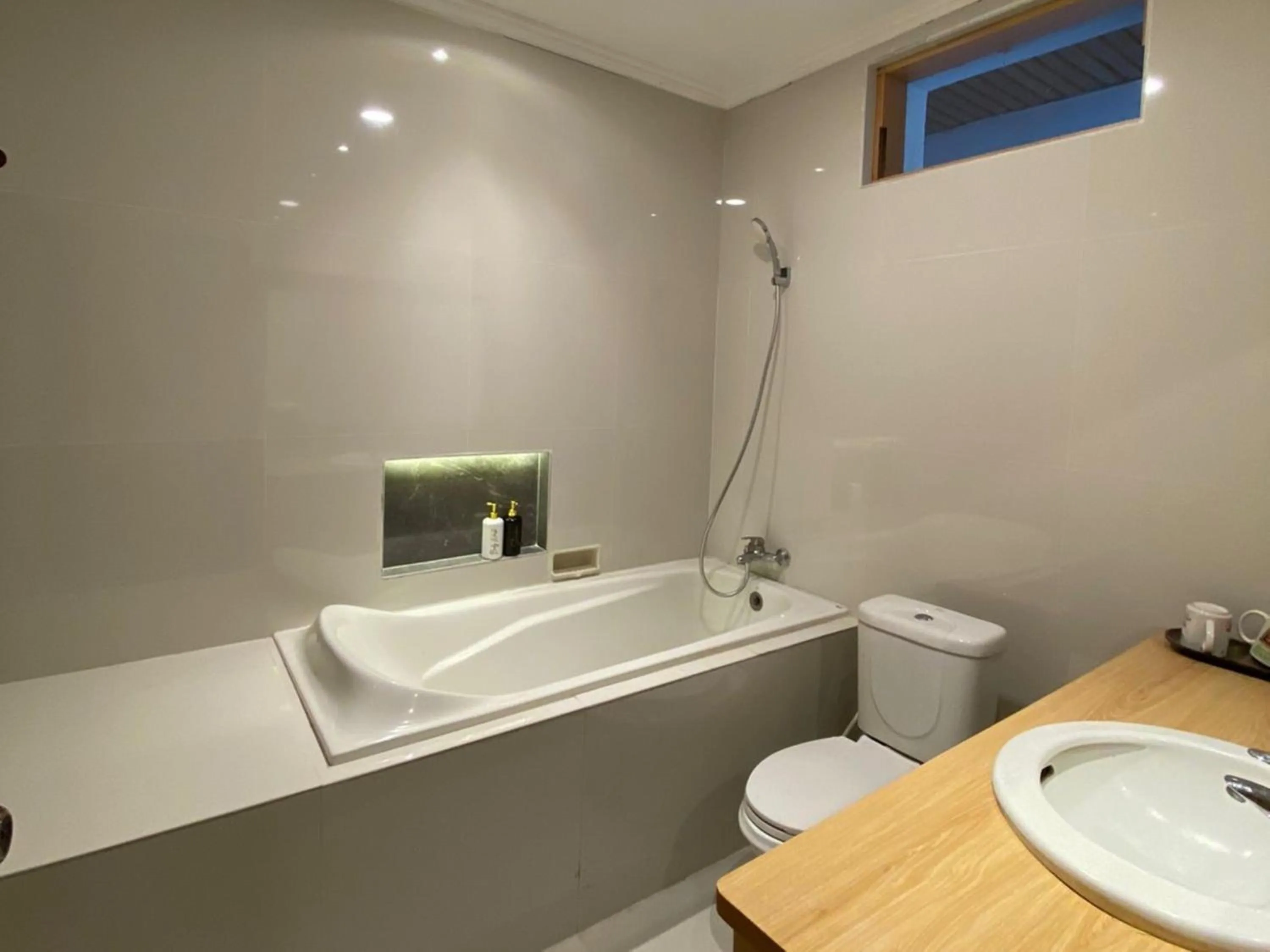 New Adirama Beach Hotel