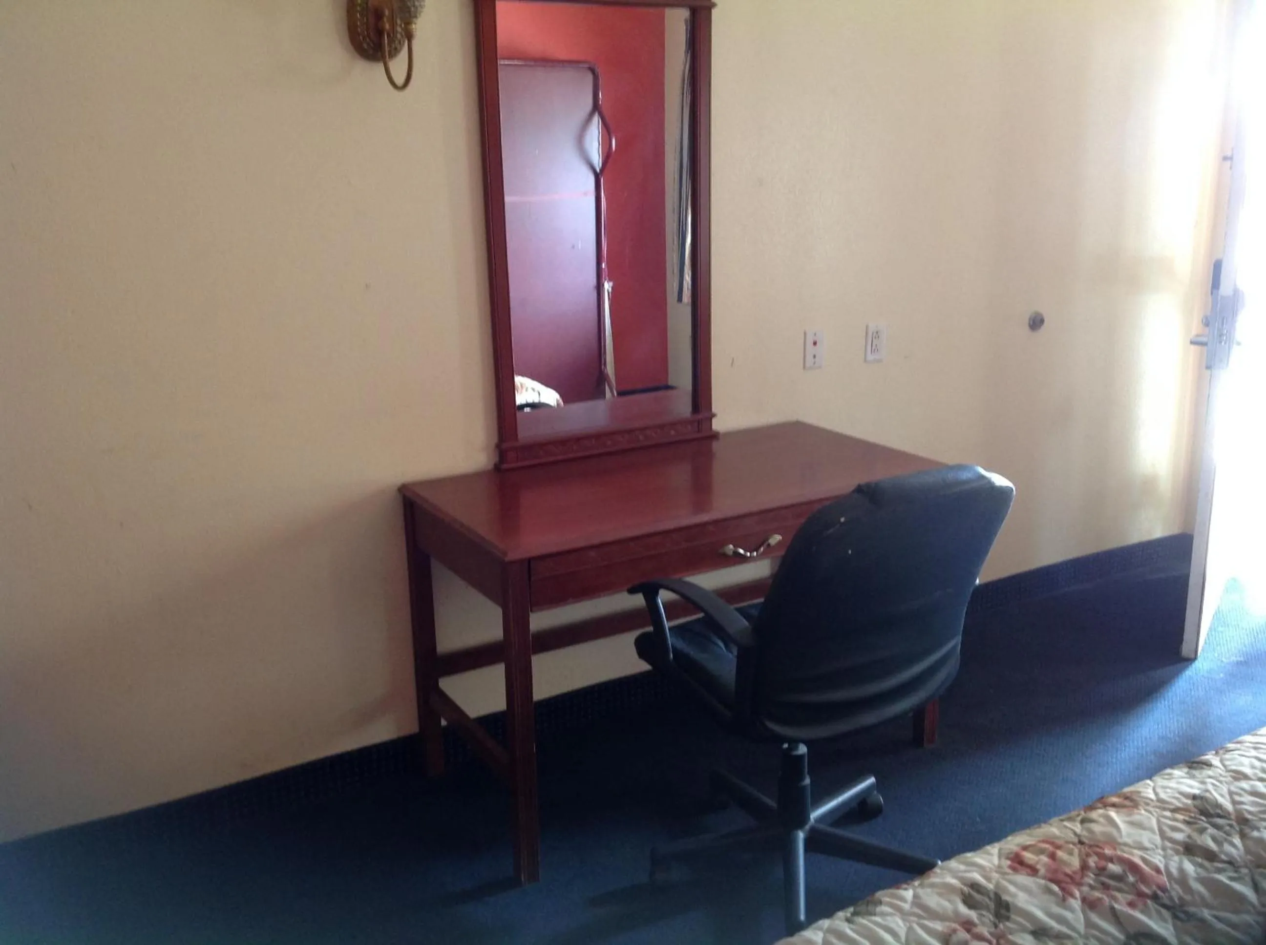 Executive Inn & Suites