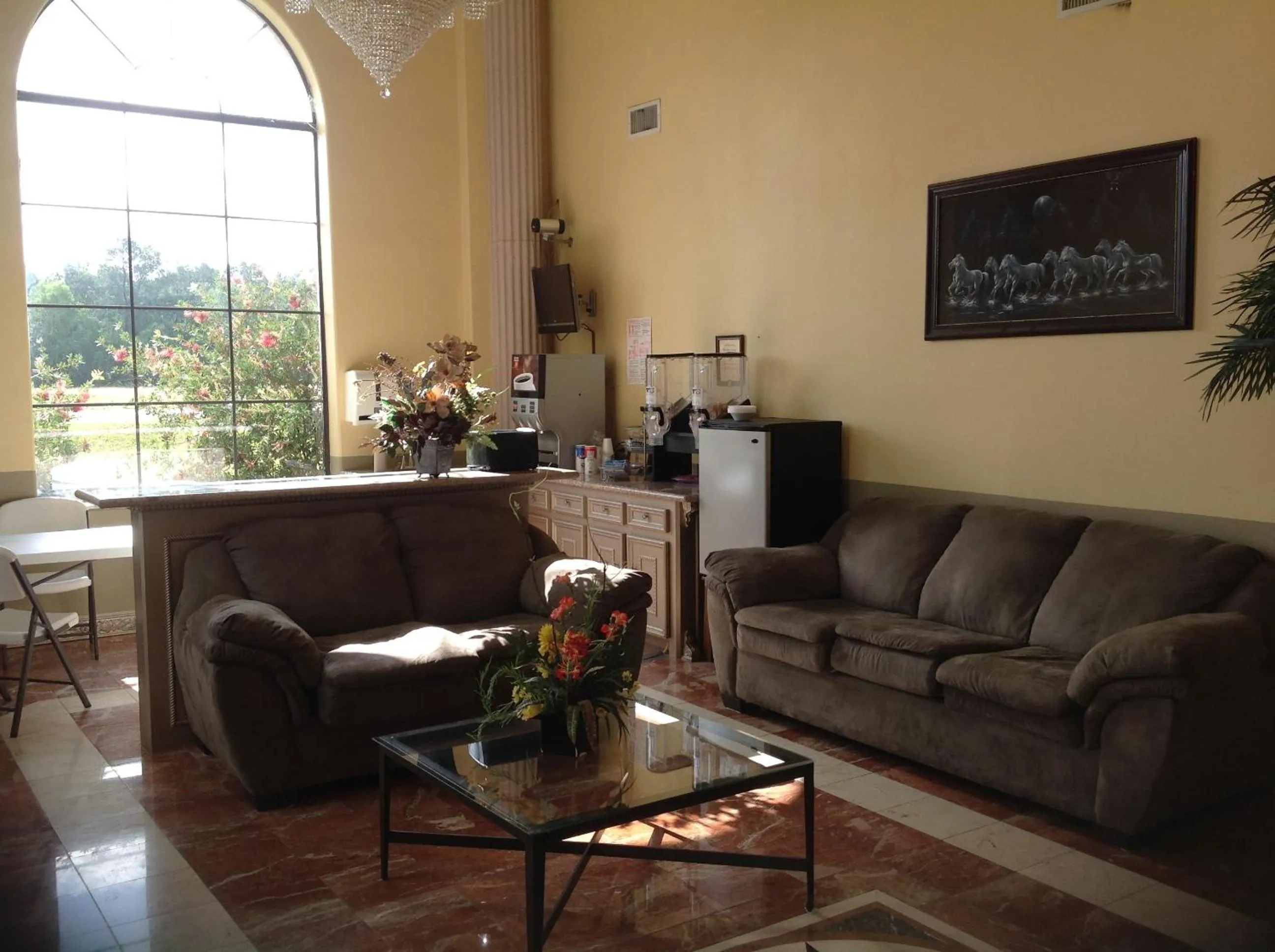 Executive Inn & Suites