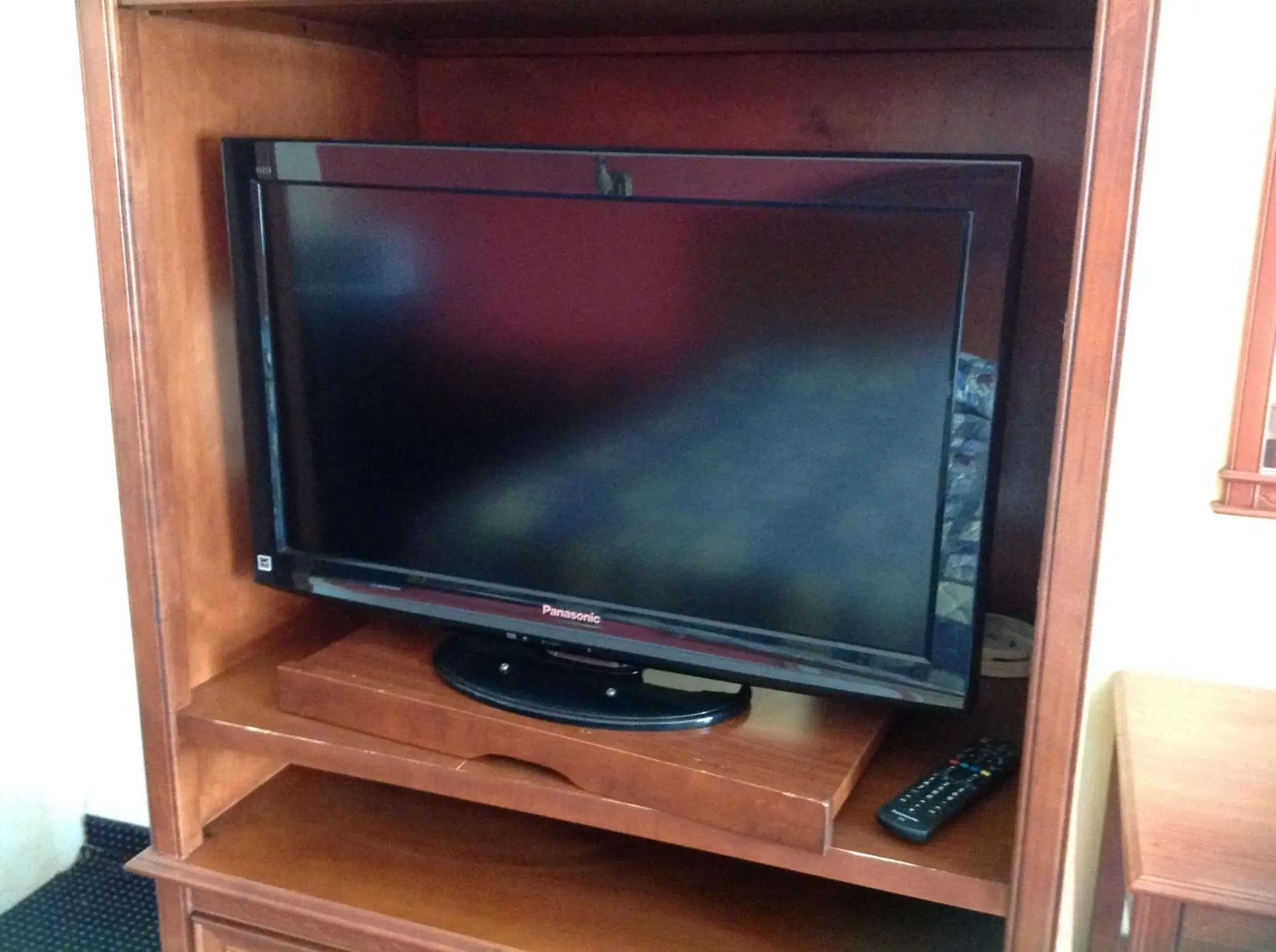 King Room - single occupancy in Executive Inn & Suites King Room - single occupancy in Executive Inn & Suites