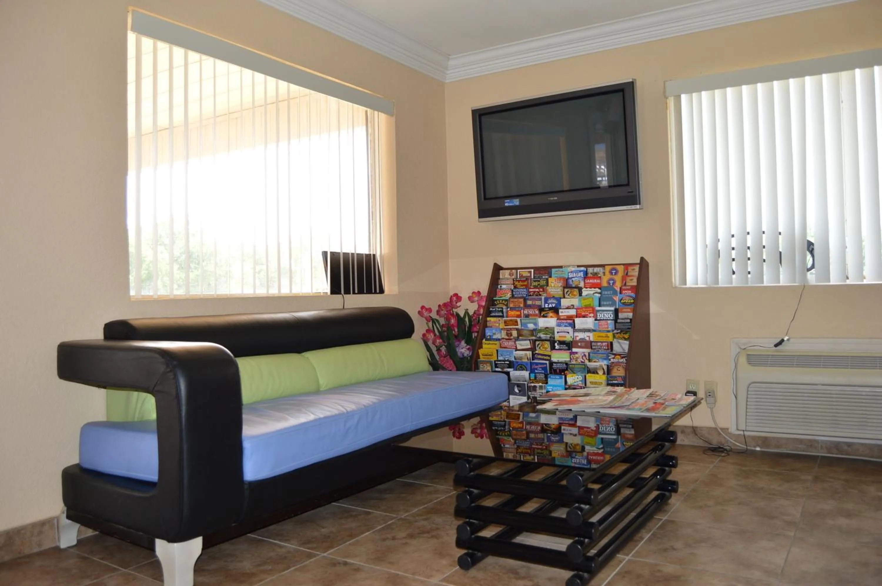 Lobby or reception, Bed in Americas Best Value Inn Gainesville TX