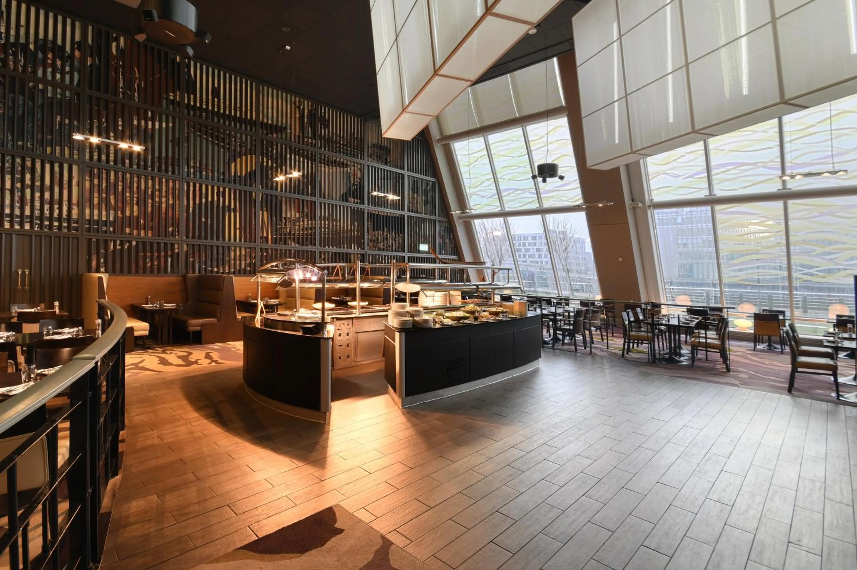 Restaurant/places to eat in Crowne Plaza Glasgow by IHG