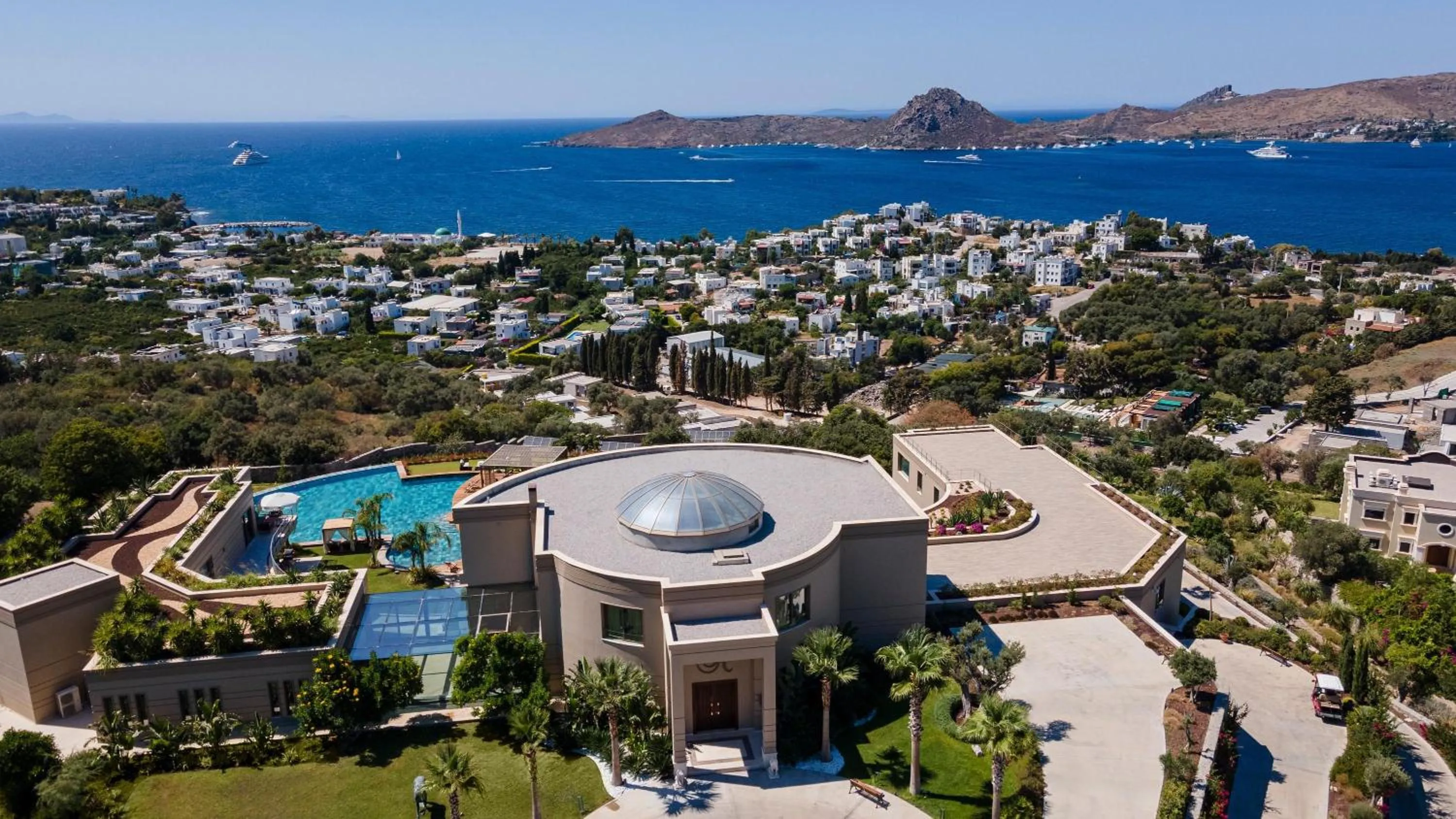 Property building in Ailla Yalıkavak