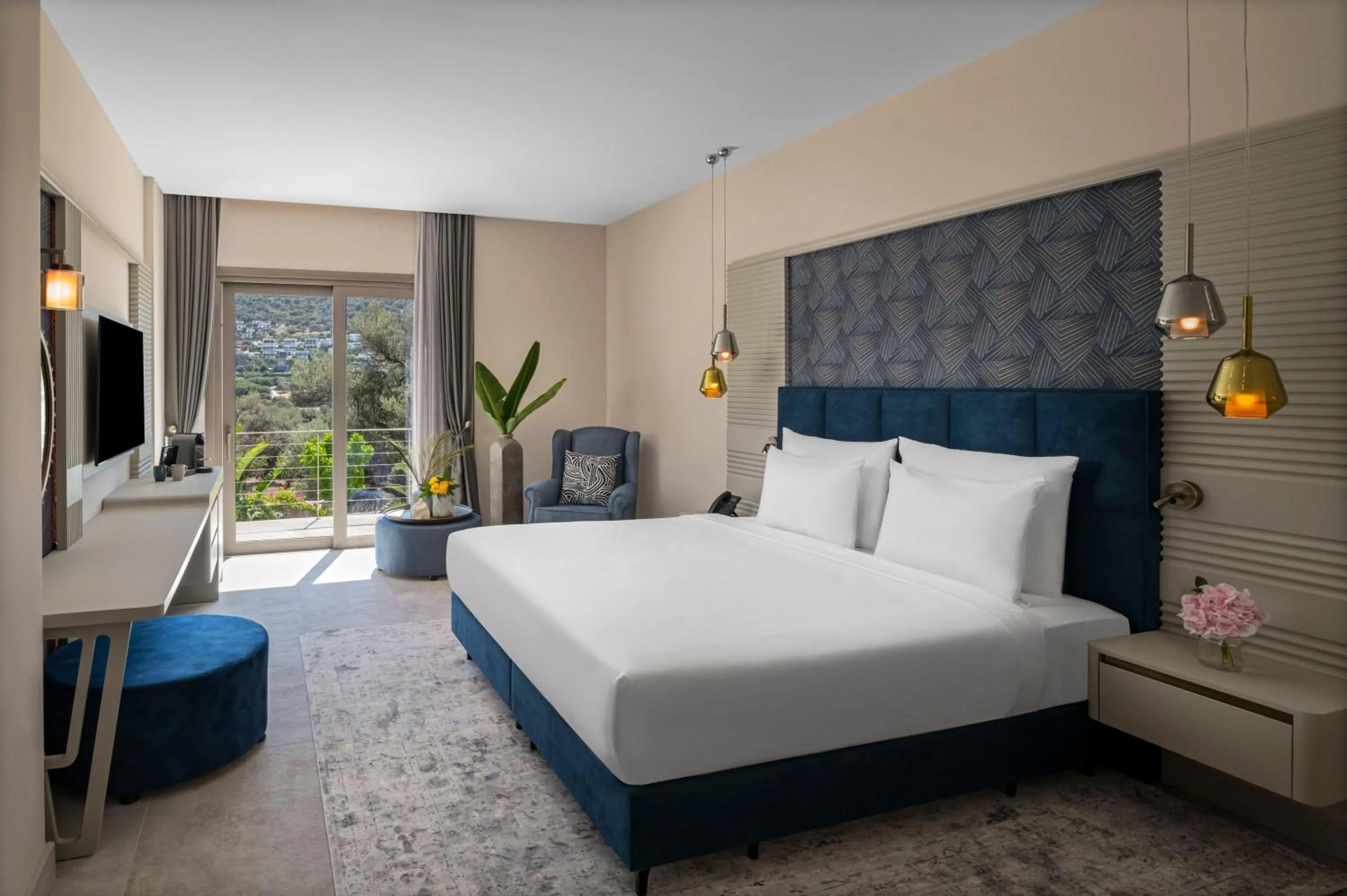 Photo of the whole room, Bed in Ailla Yalıkavak