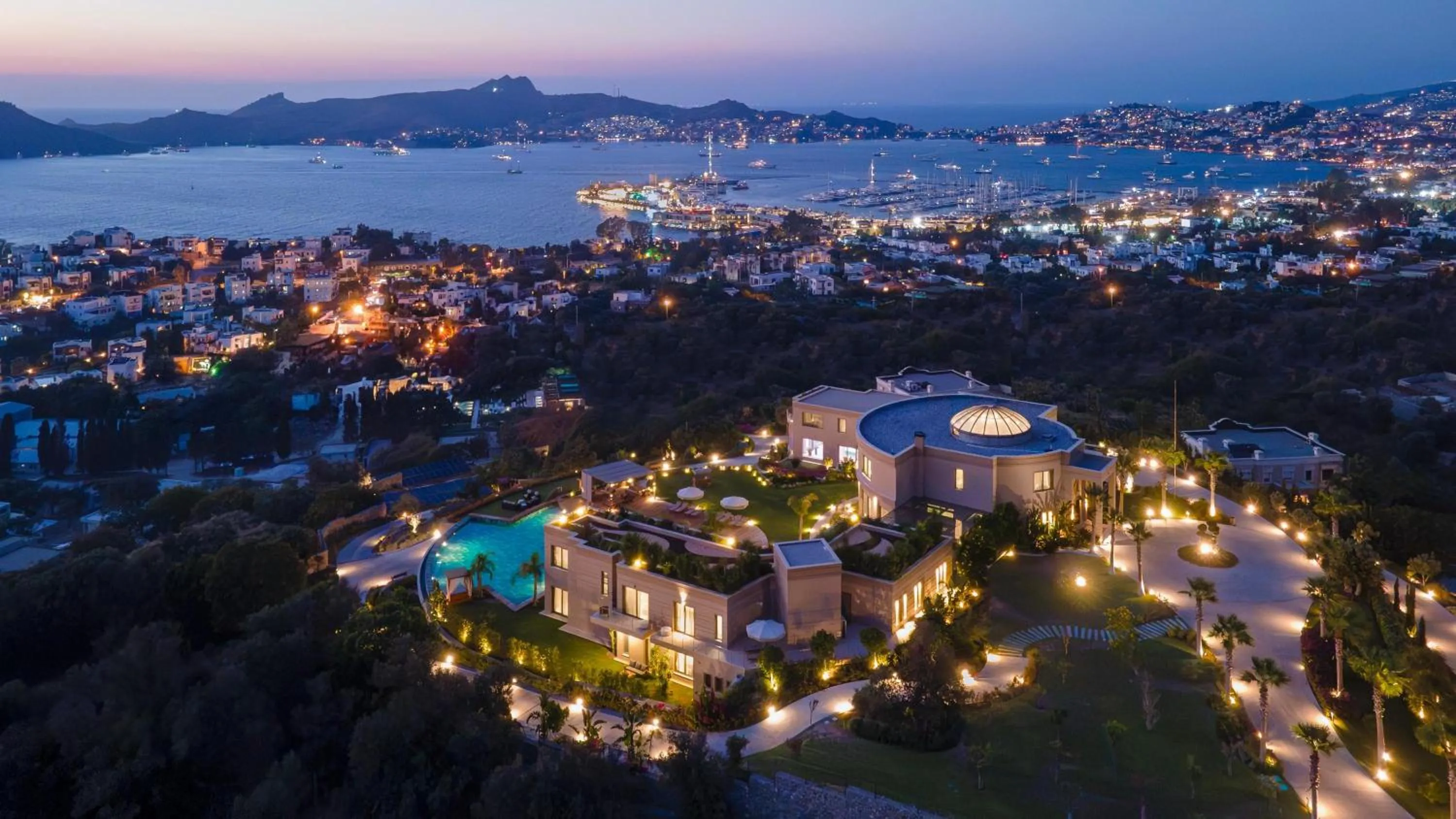 Property building in Ailla Yalıkavak