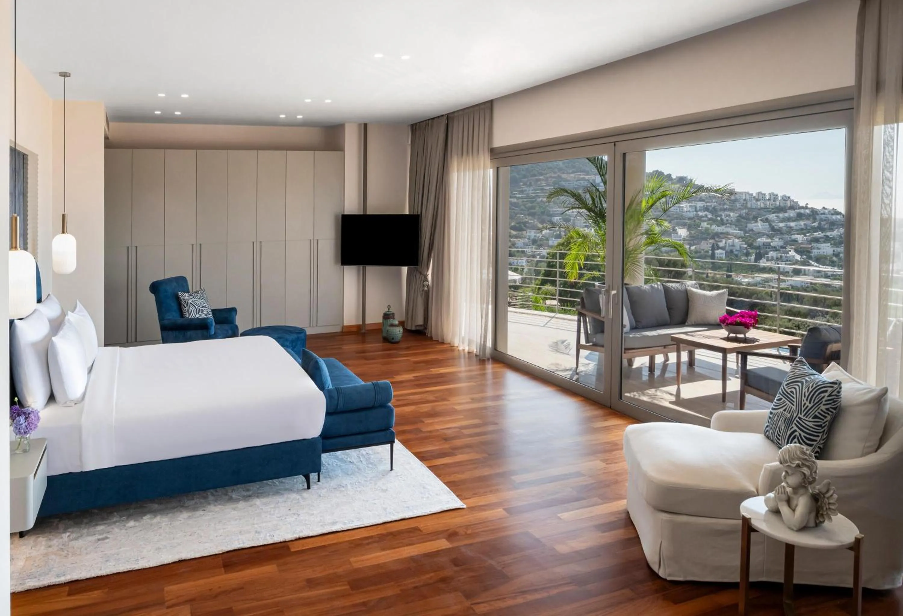 Photo of the whole room, Bed in Ailla Yalıkavak