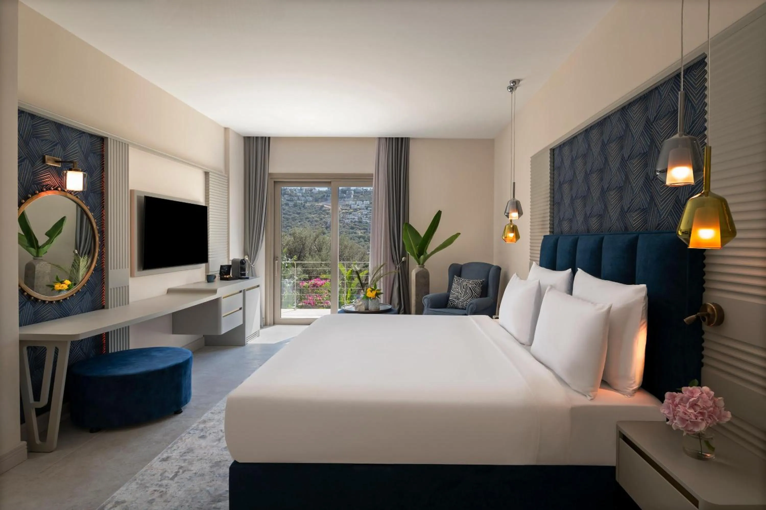 Photo of the whole room, Bed in Ailla Yalıkavak