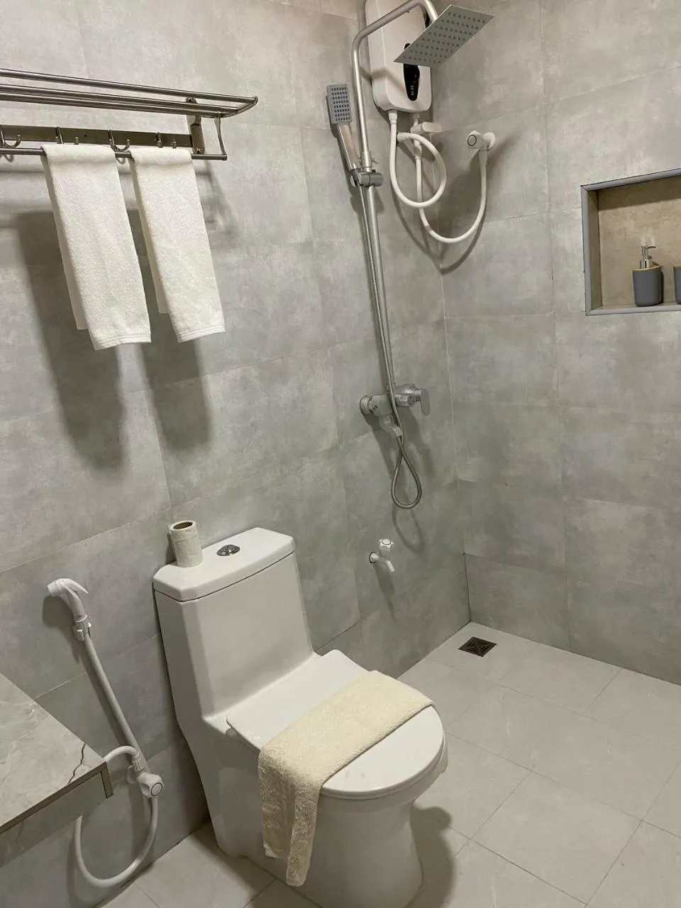 Shower in White Sand Inn