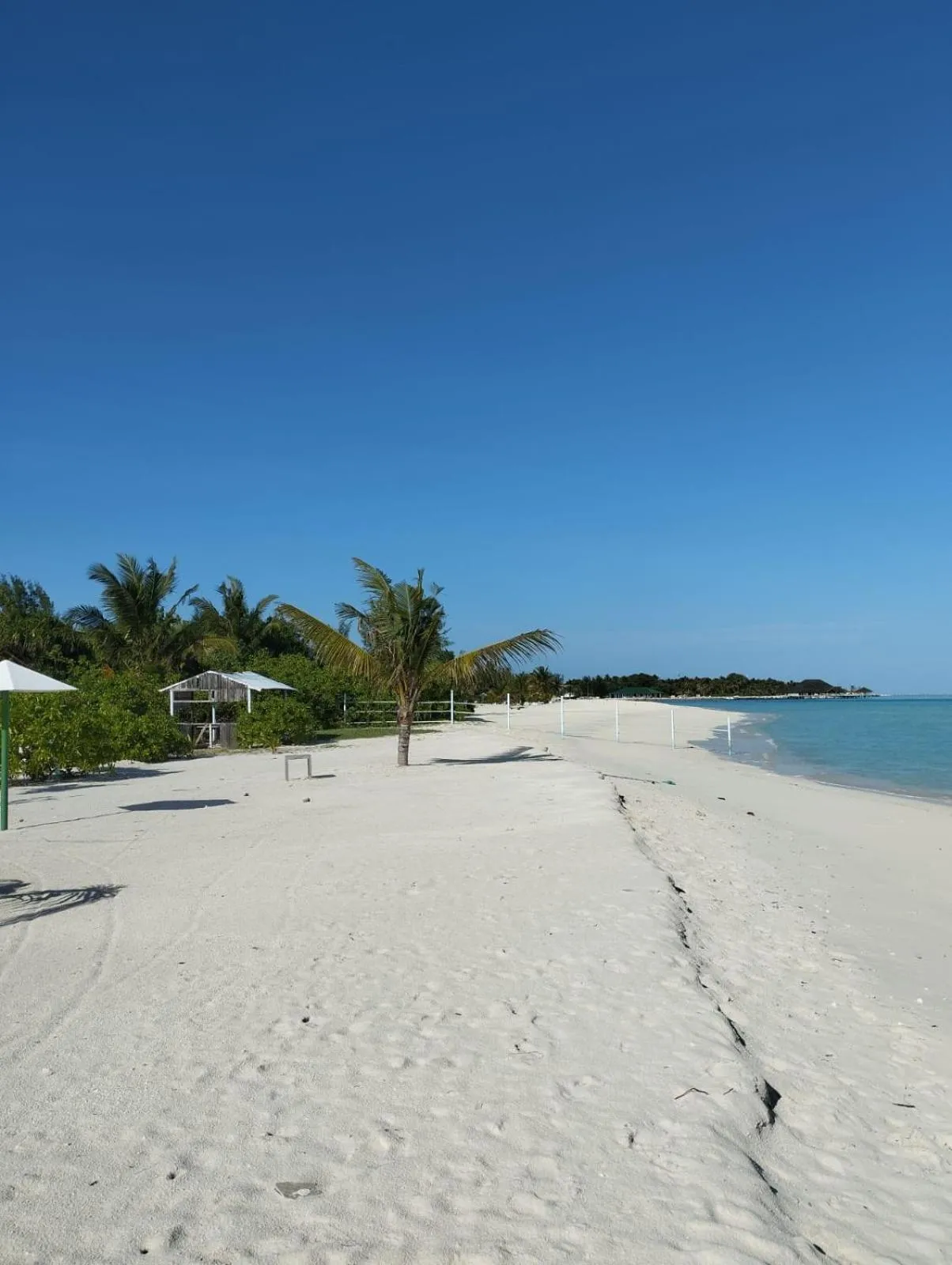 Beach in White Sand Inn