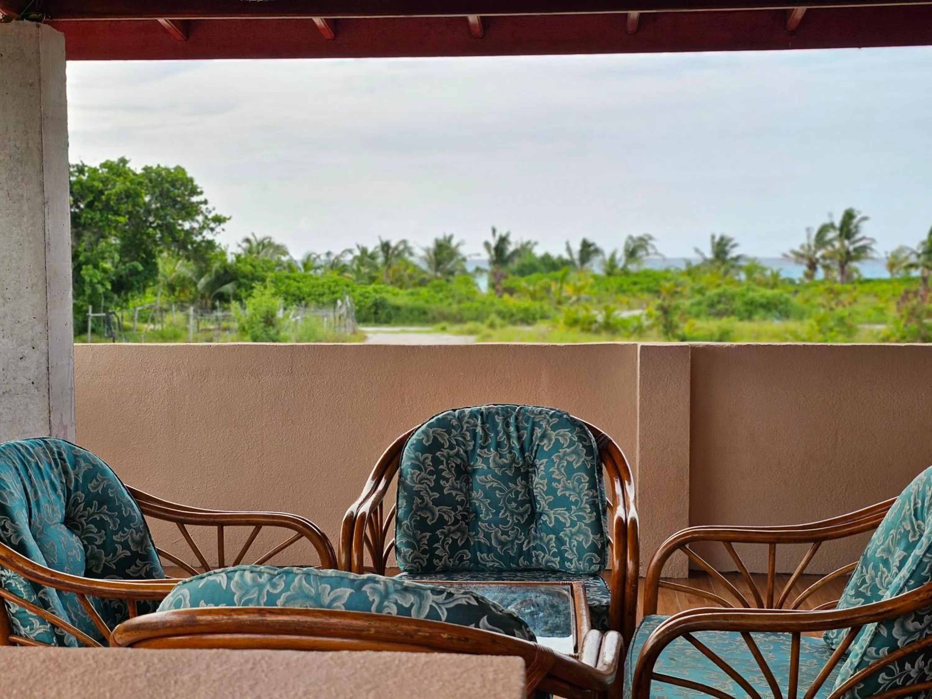 Seating area in White Sand Inn