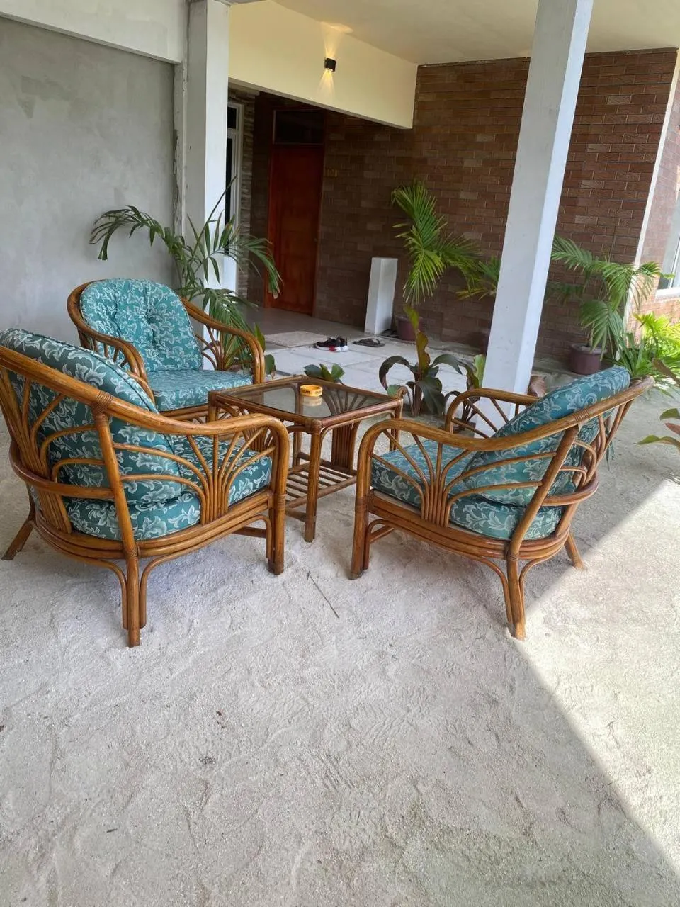 Seating area in White Sand Inn
