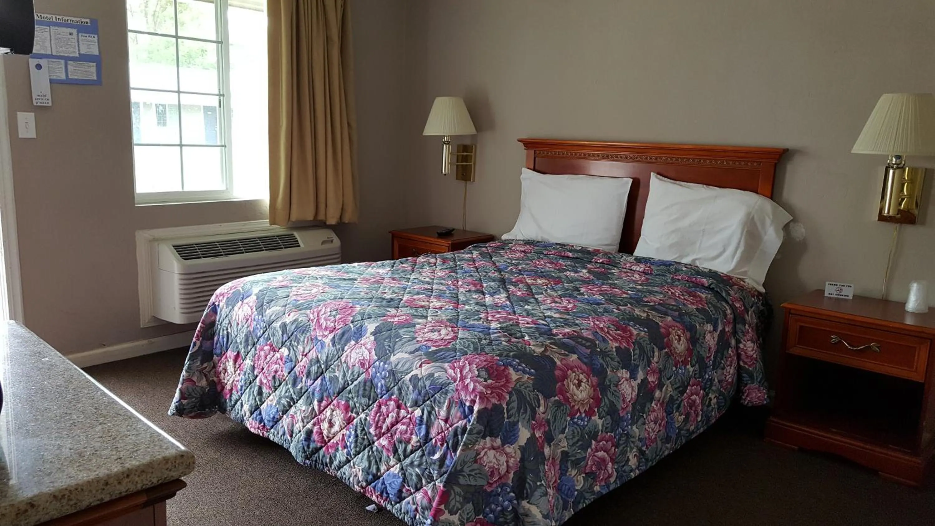 Bed in Pacific Motel