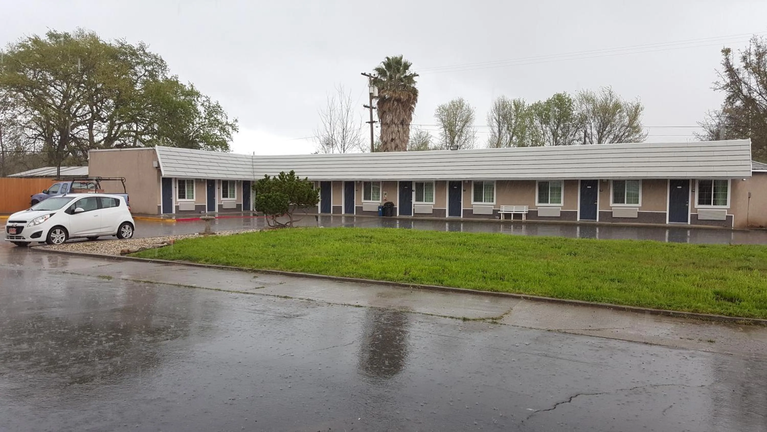 Property building in Pacific Motel