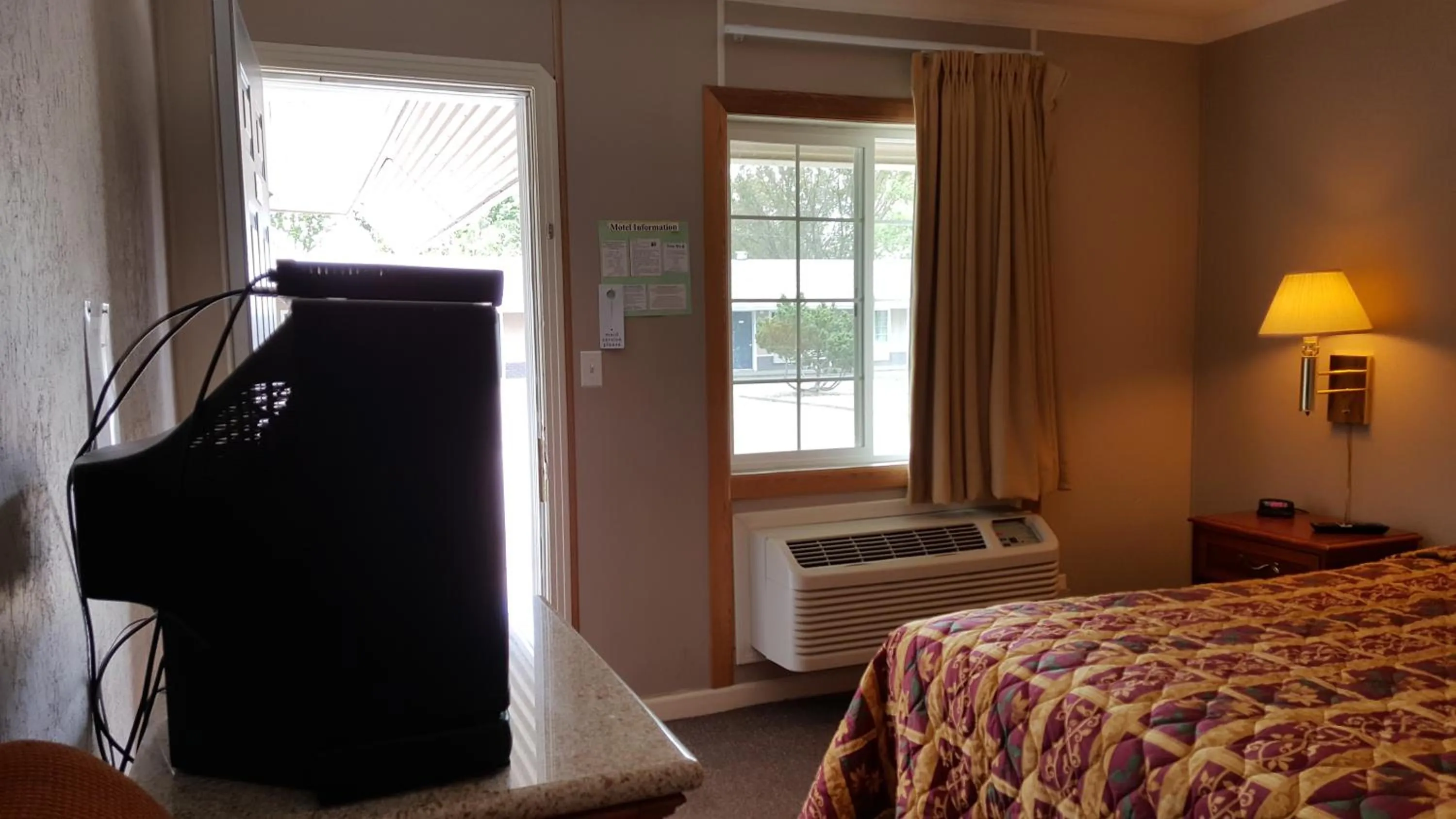 Bed in Pacific Motel