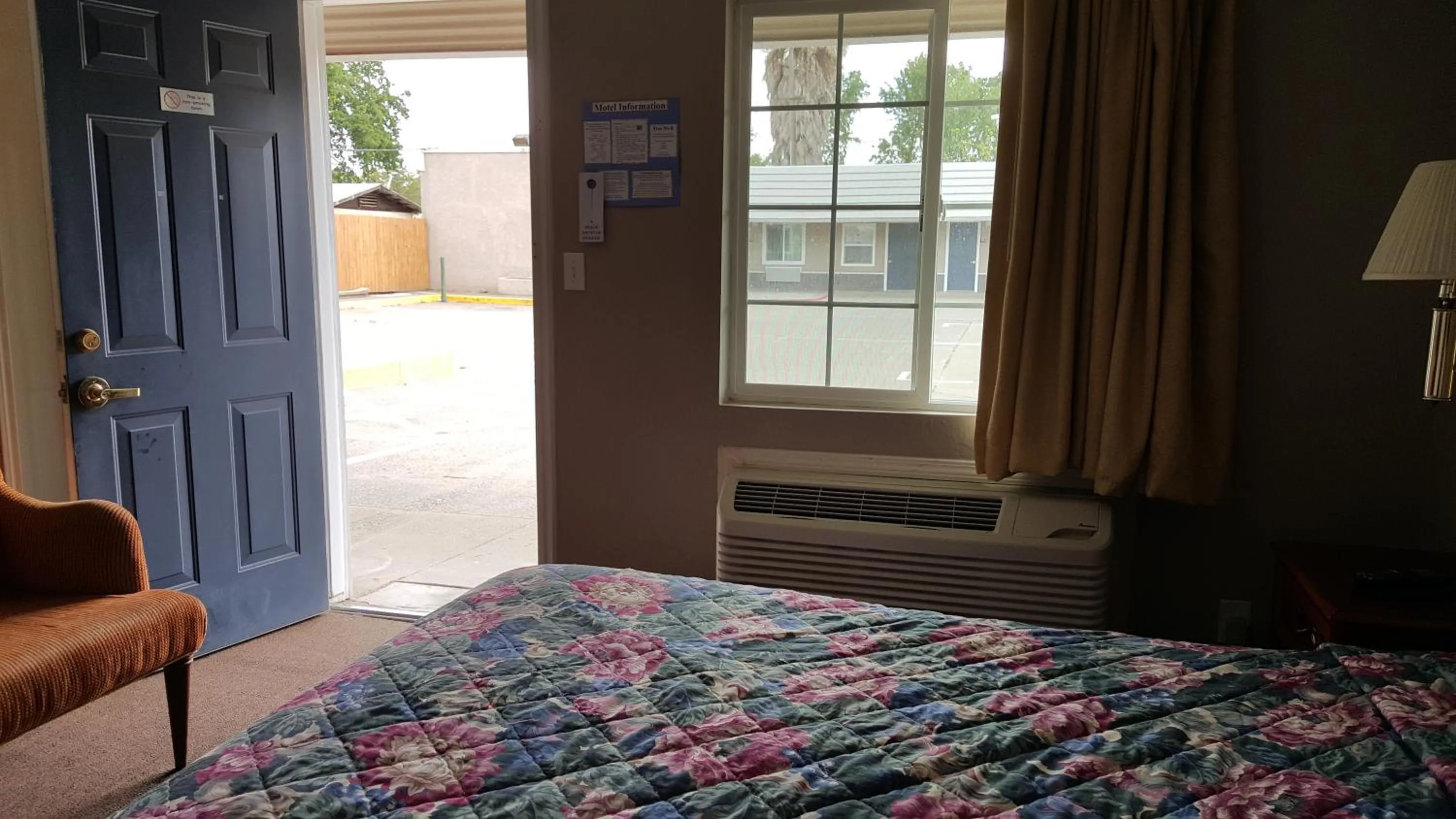 Bed in Pacific Motel