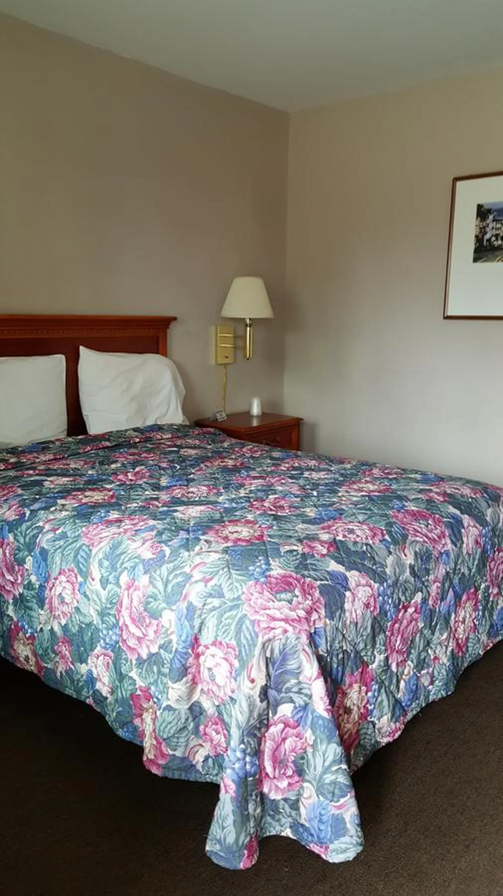 Bed in Pacific Motel