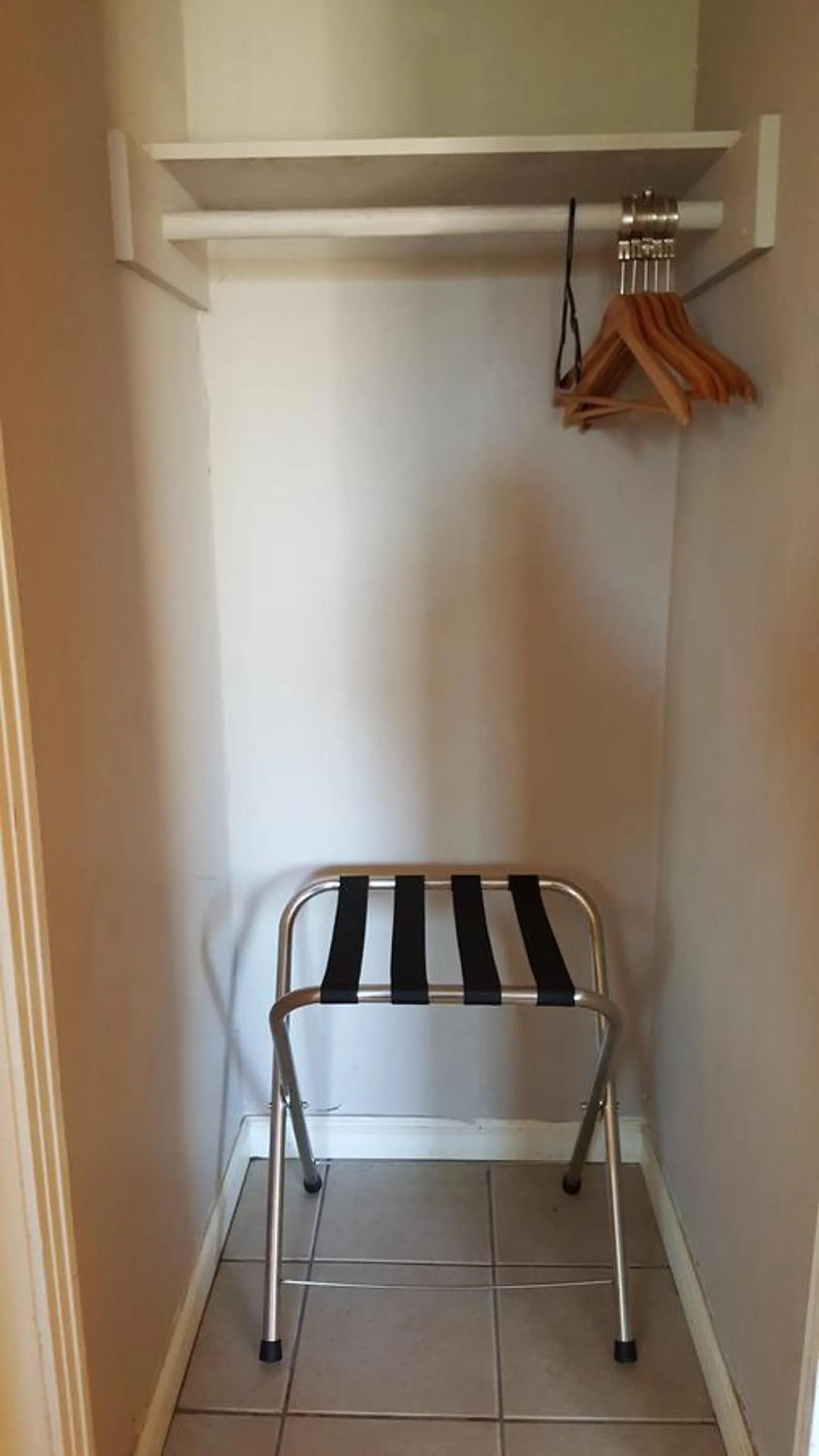 Decorative detail in Pacific Motel