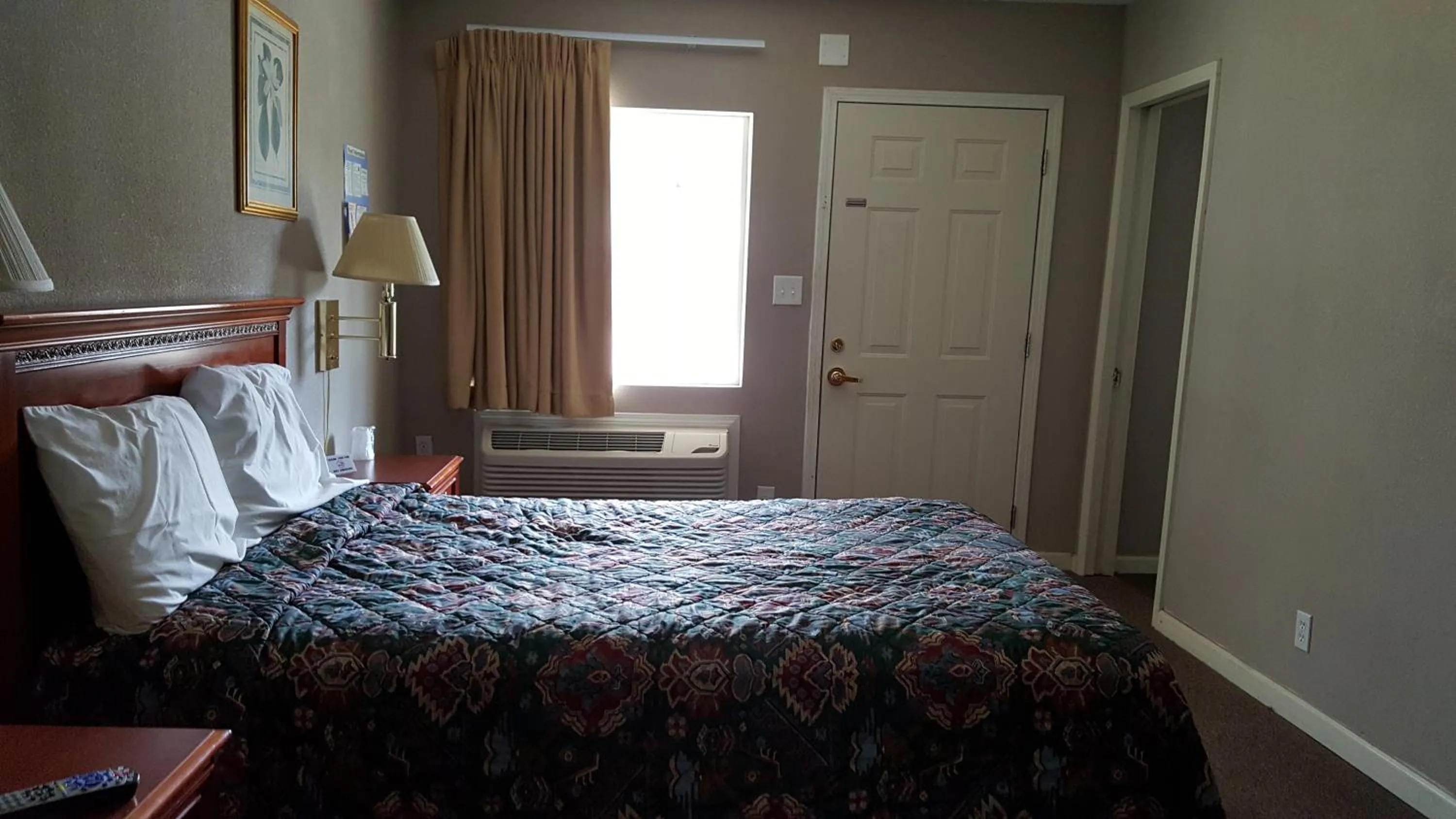 Bed in Pacific Motel