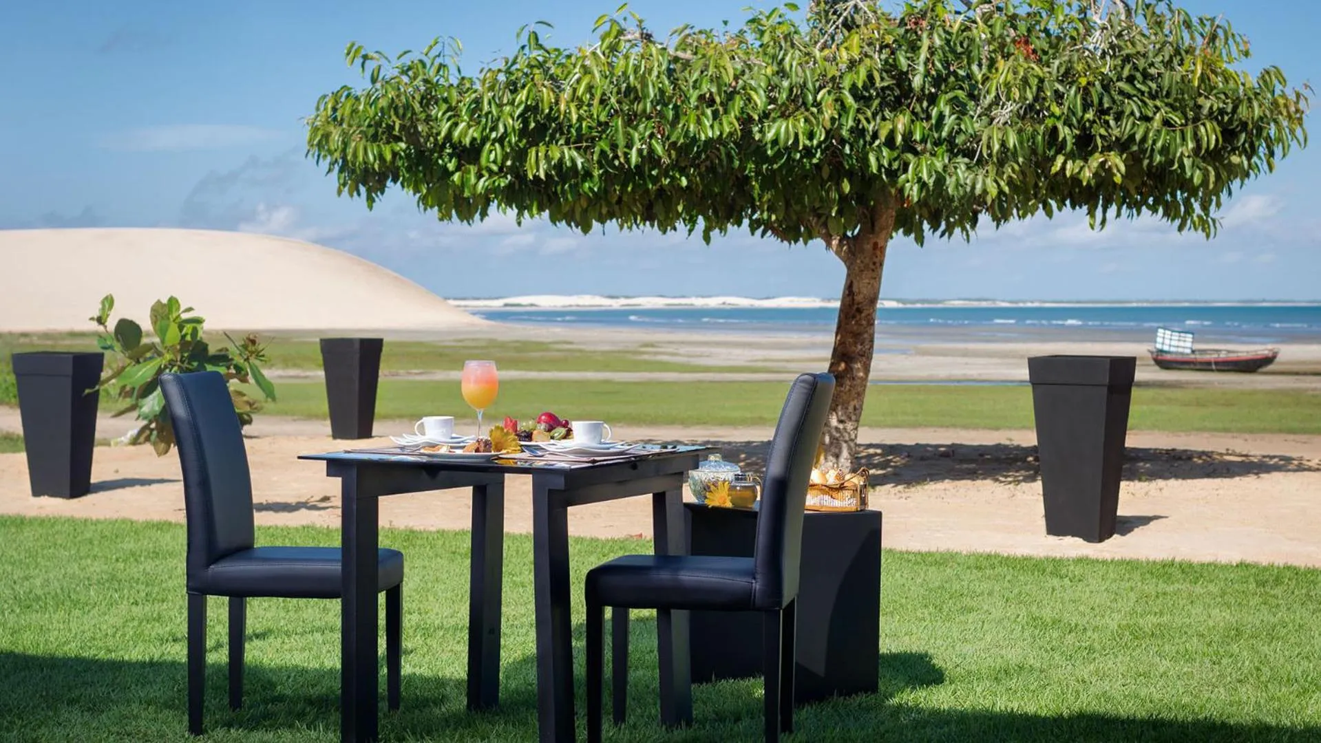 Restaurant/places to eat in Essenza Hotel