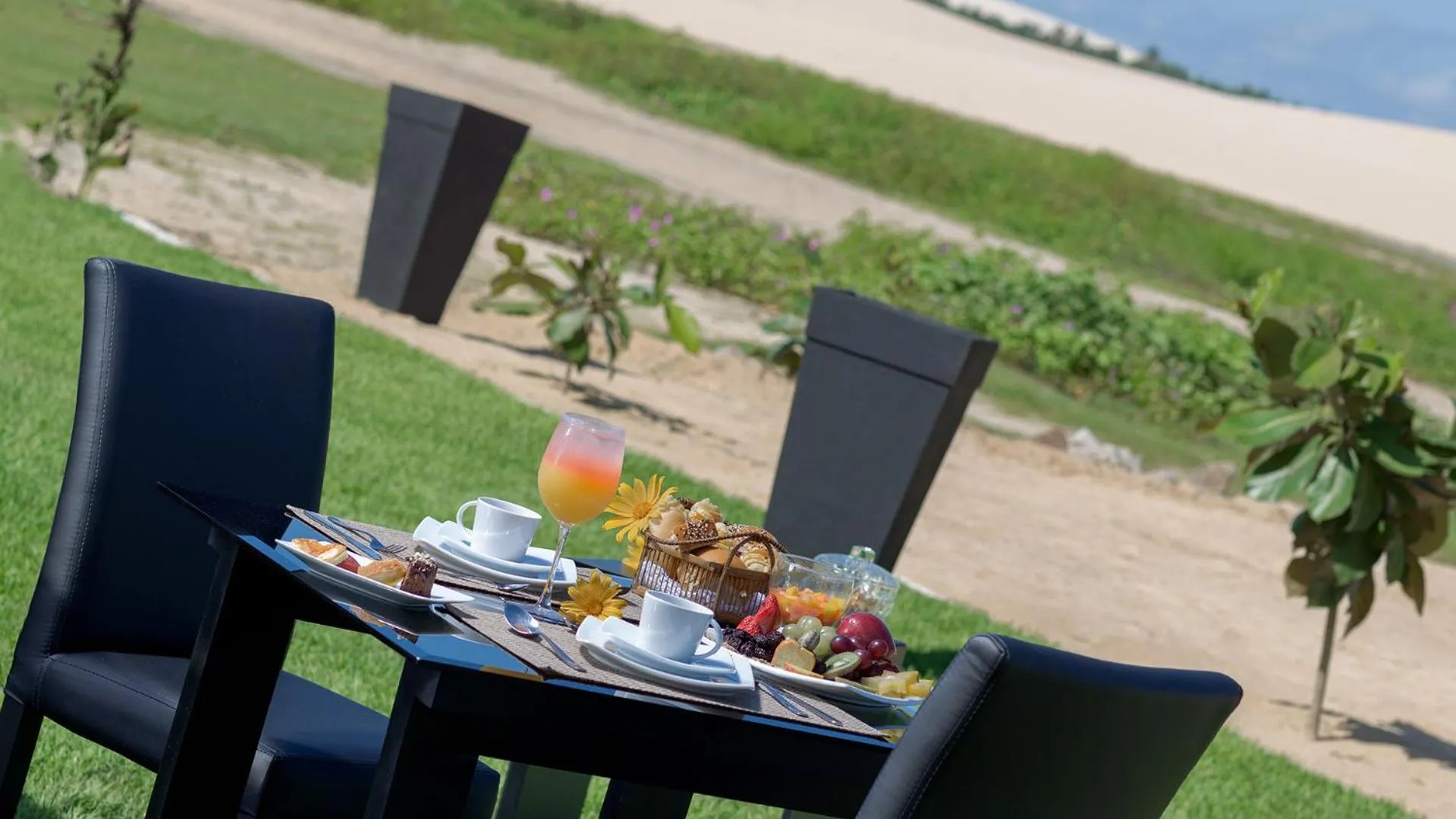 Restaurant/places to eat in Essenza Hotel