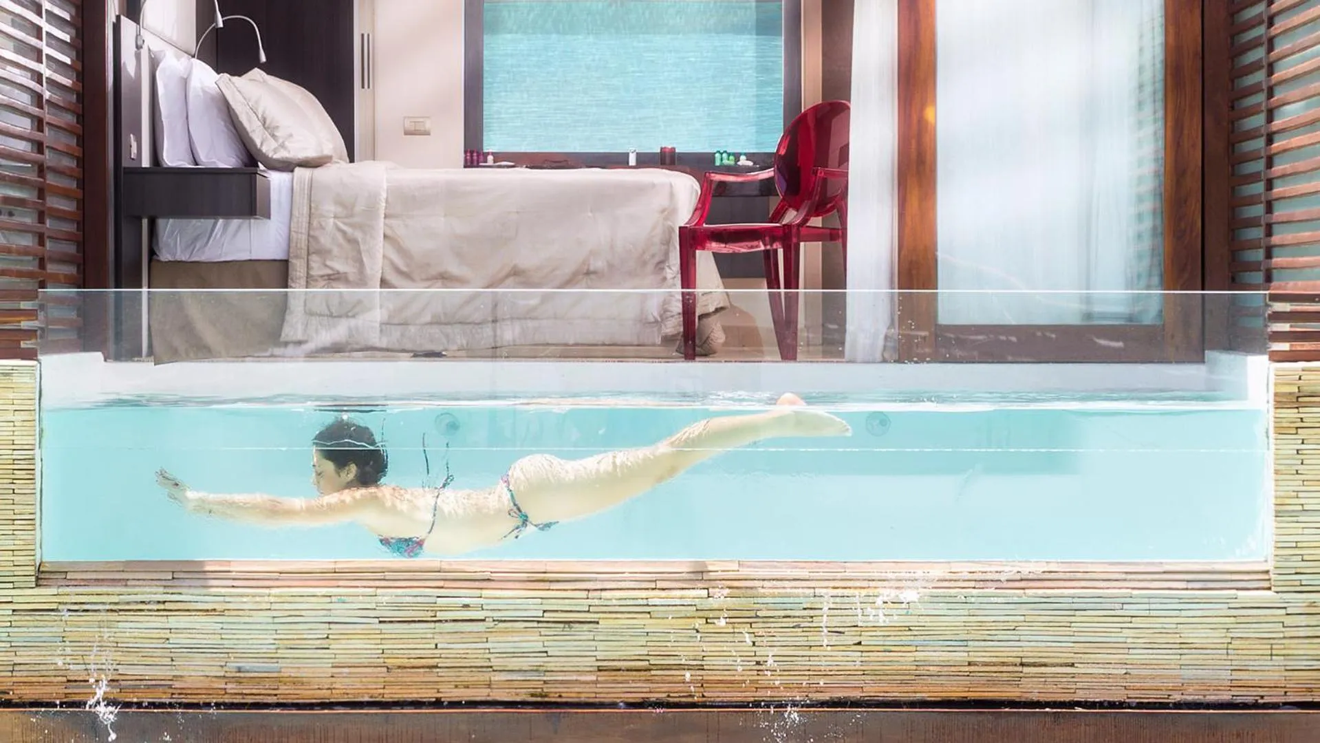 Swimming pool in Essenza Hotel