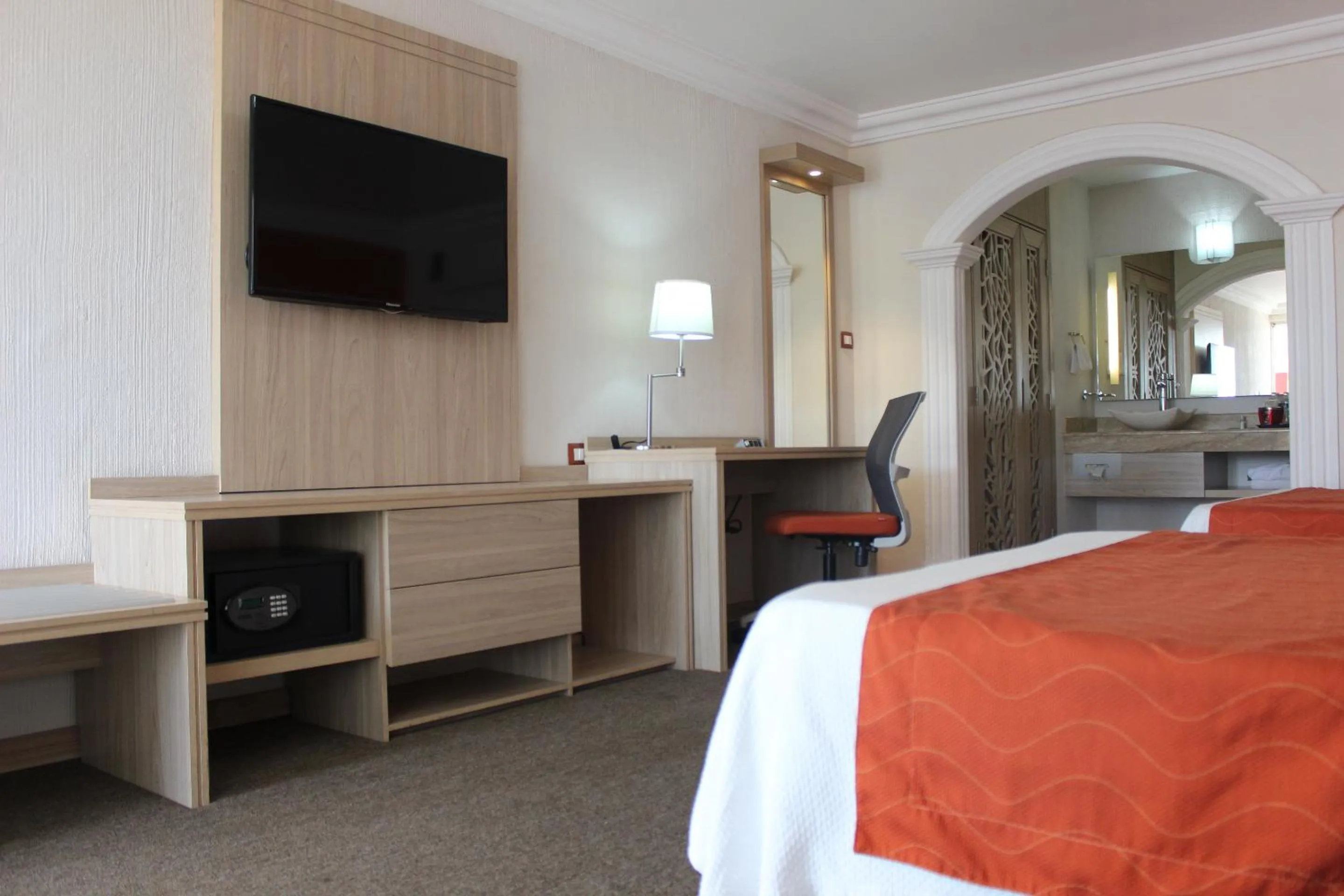 TV and multimedia, Bed in Hotel Flamingo Irapuato