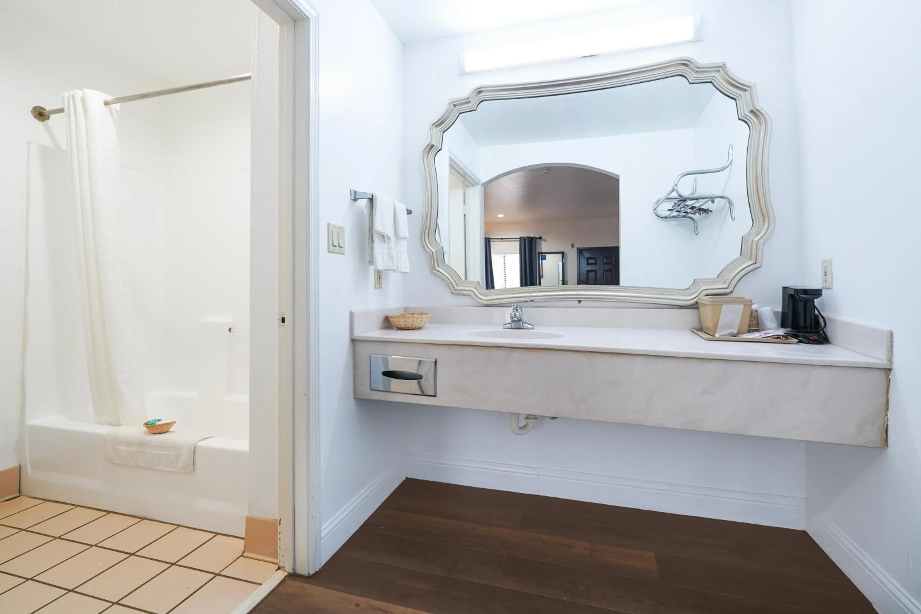 Bathroom in Budget inn by Oyo San Augustine