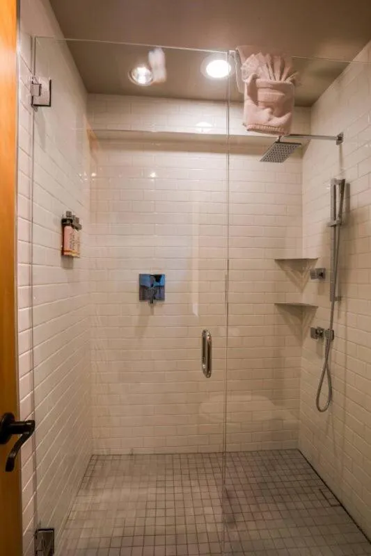 Shower in The Ocean Lodge
