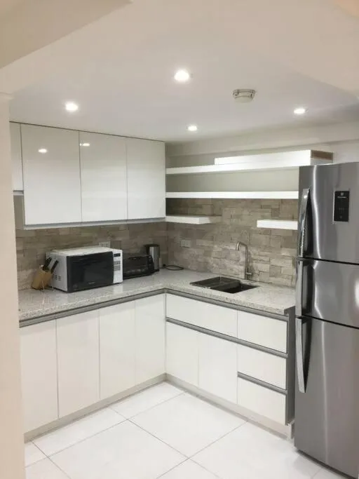 Renovated 2br 2tb Wifi/Netflix very near Mall QC