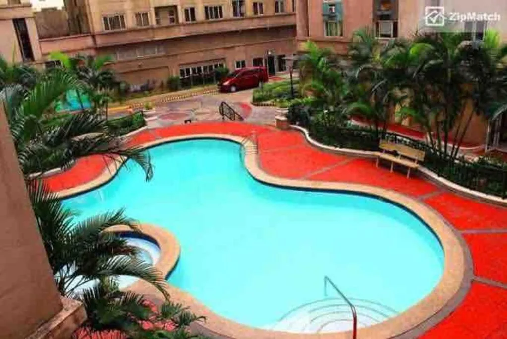 Swimming pool in Renovated 2br 2tb Wifi/Netflix very near Mall QC