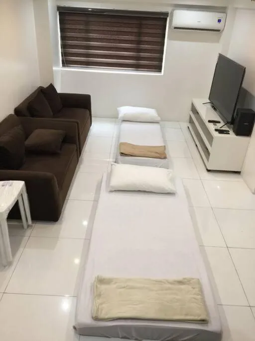 Renovated 2br 2tb Wifi/Netflix very near Mall QC