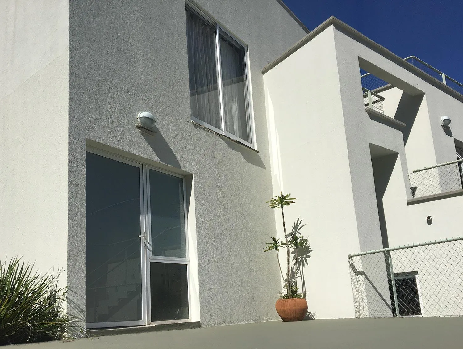 Property building in Vila Praiana