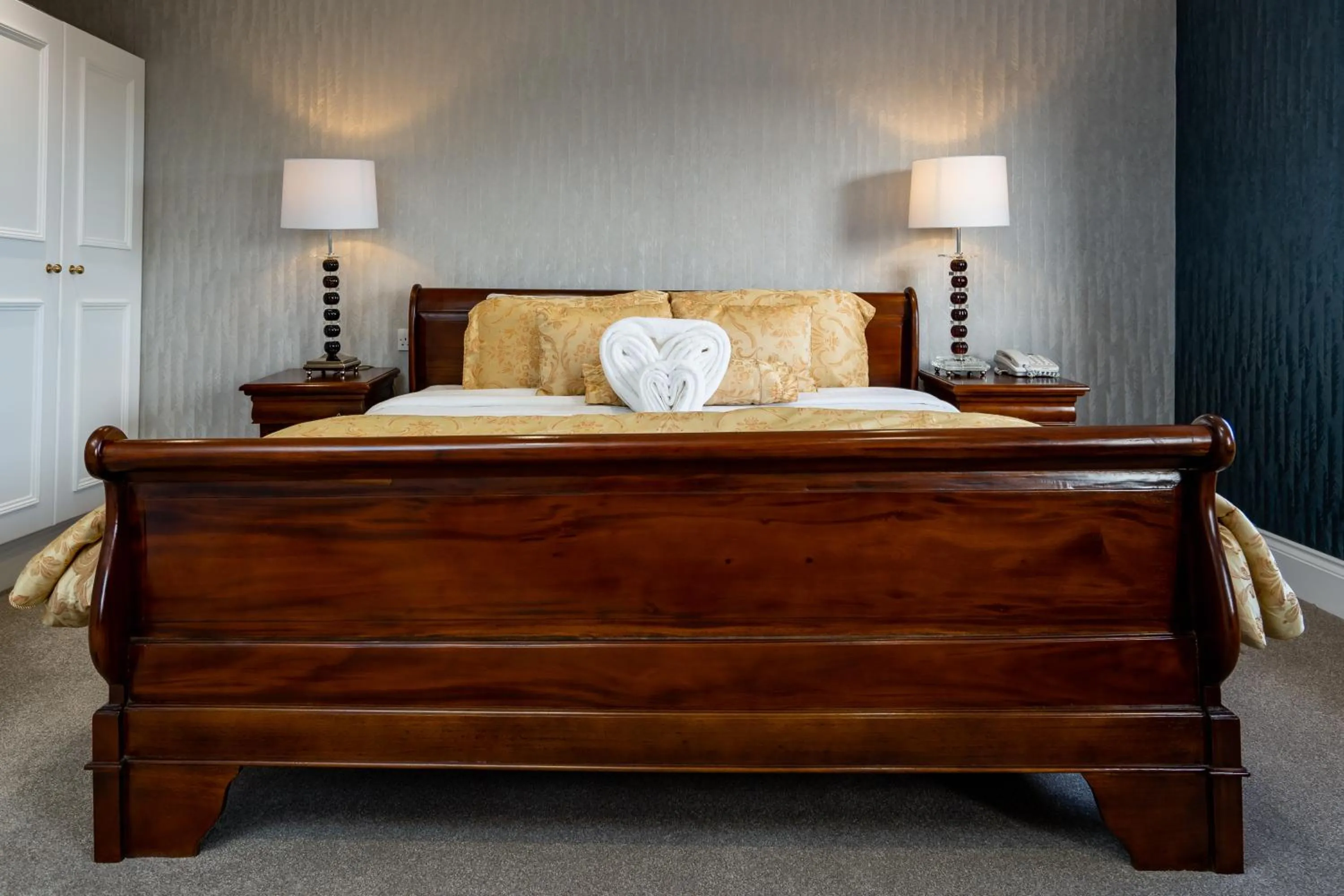 Bed in The Clarendon Hotel