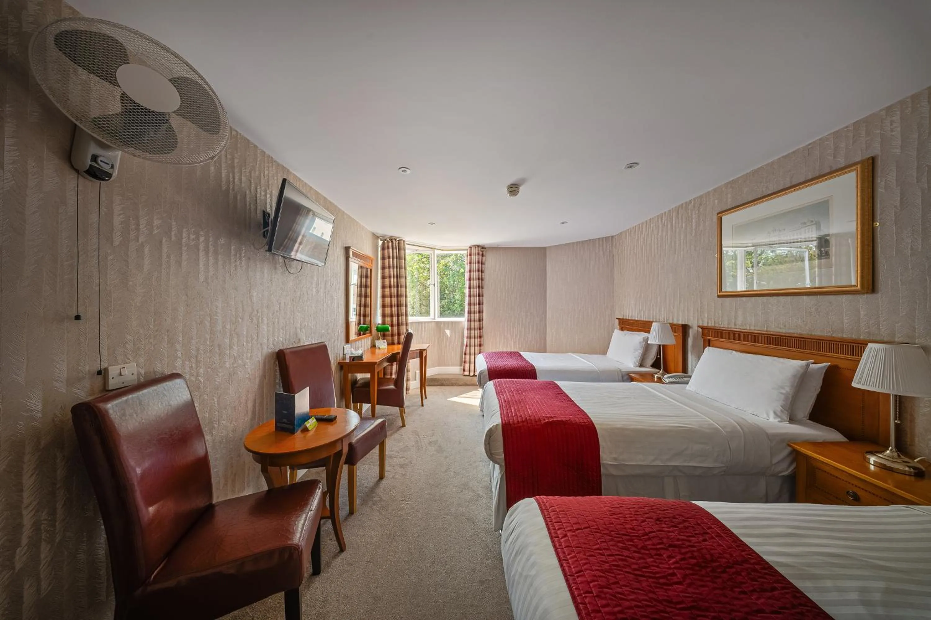 Bedroom, Bed in The Clarendon Hotel