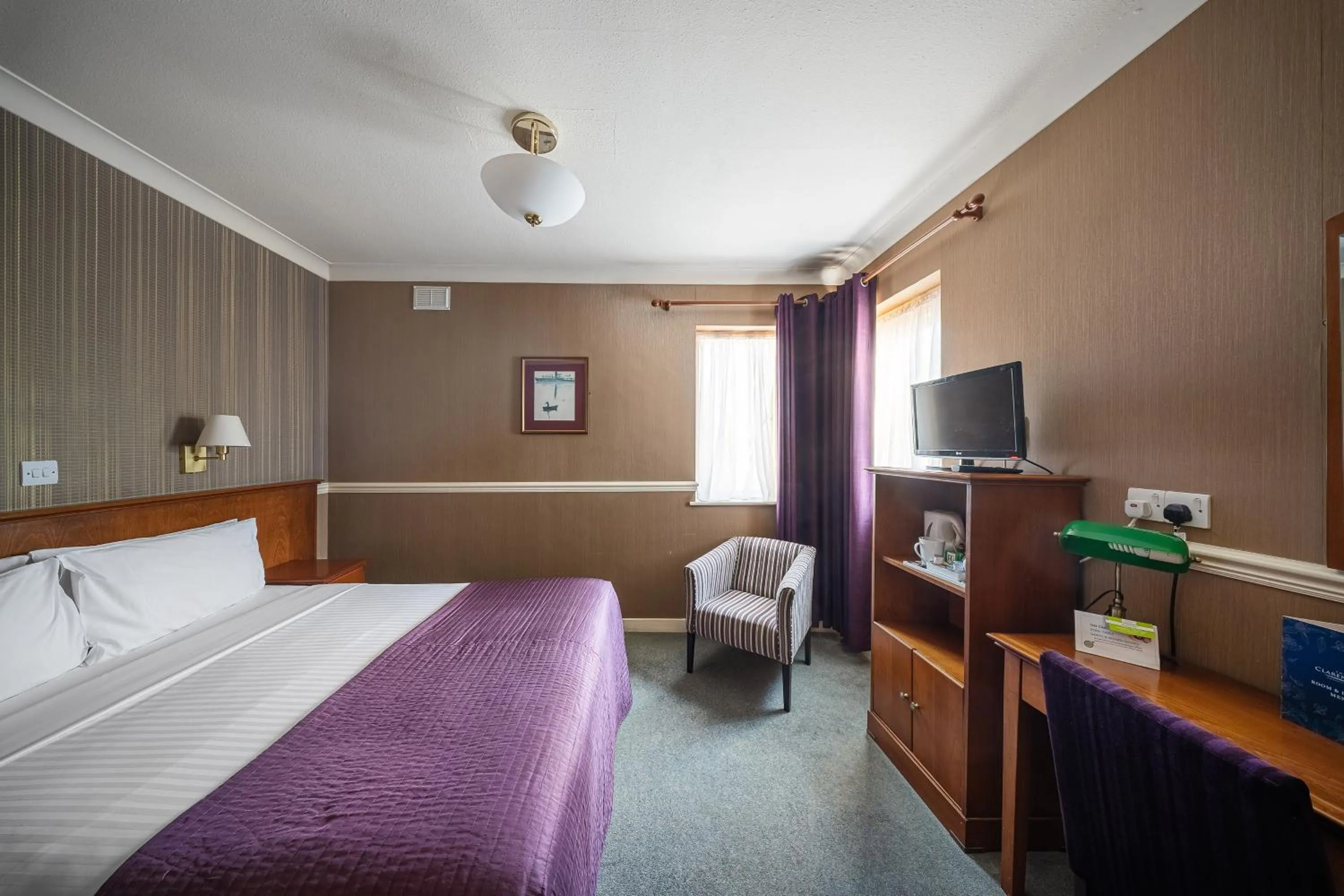 Bedroom, Bed in The Clarendon Hotel