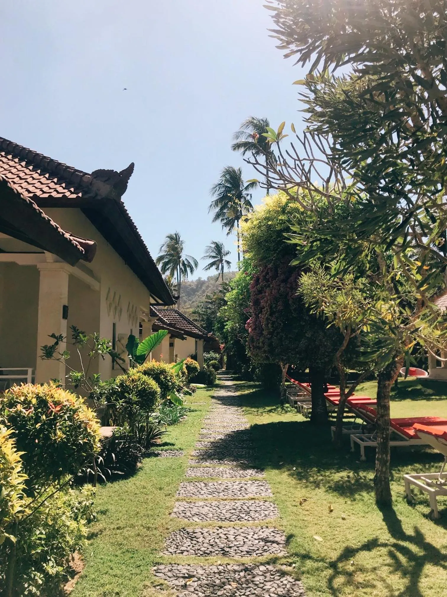 Property building in Puri Rinjani Bungalows & Hostel