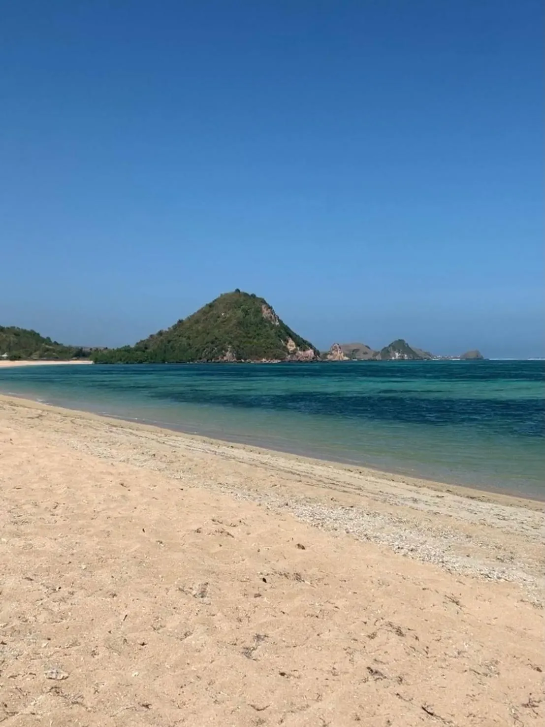 Beach in Puri Rinjani Bungalows & Hostel