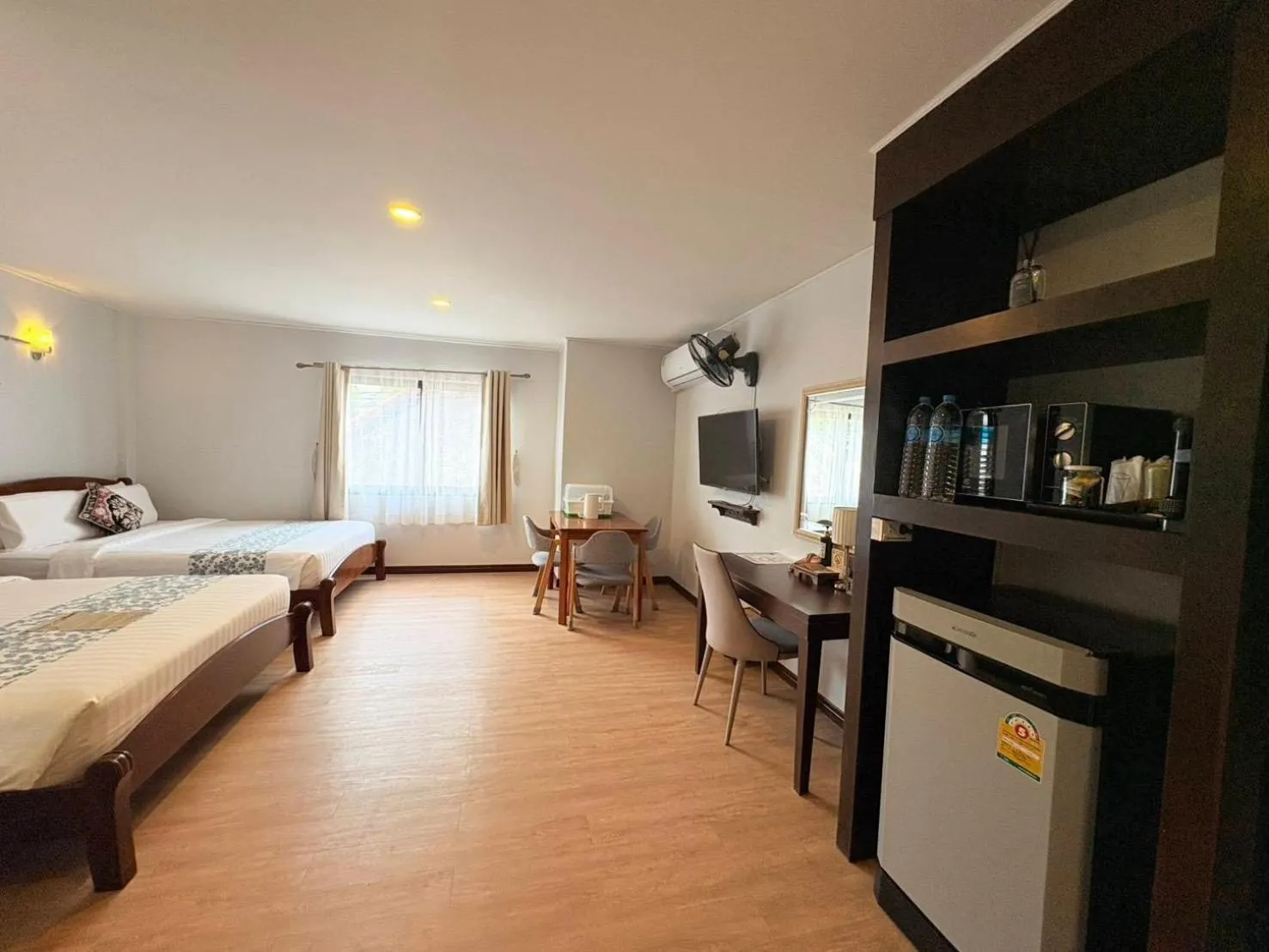 Photo of the whole room, Bed in Talay Sai @ Thung Wua Laen