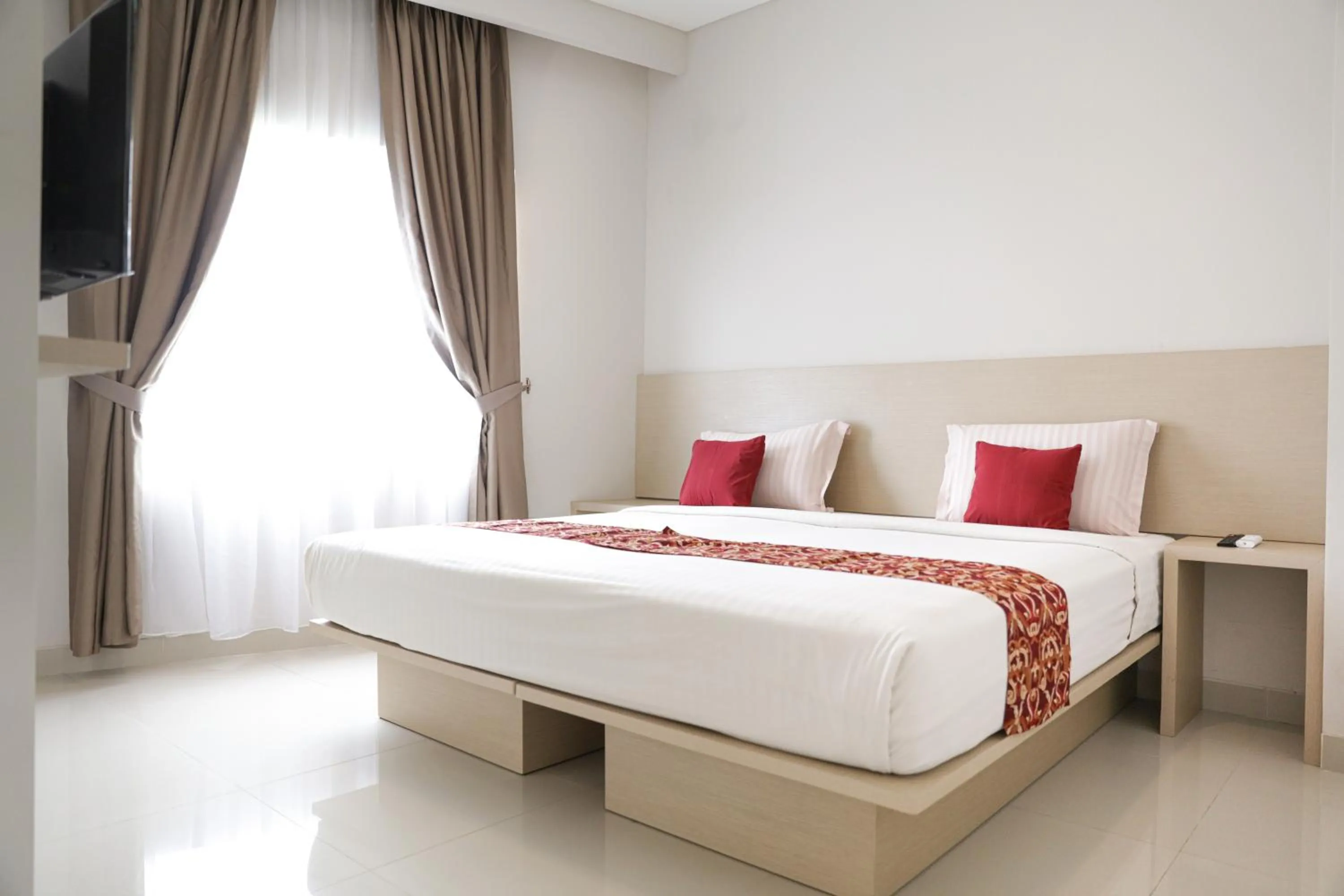 Bed in Bale Ocasa by Behomy