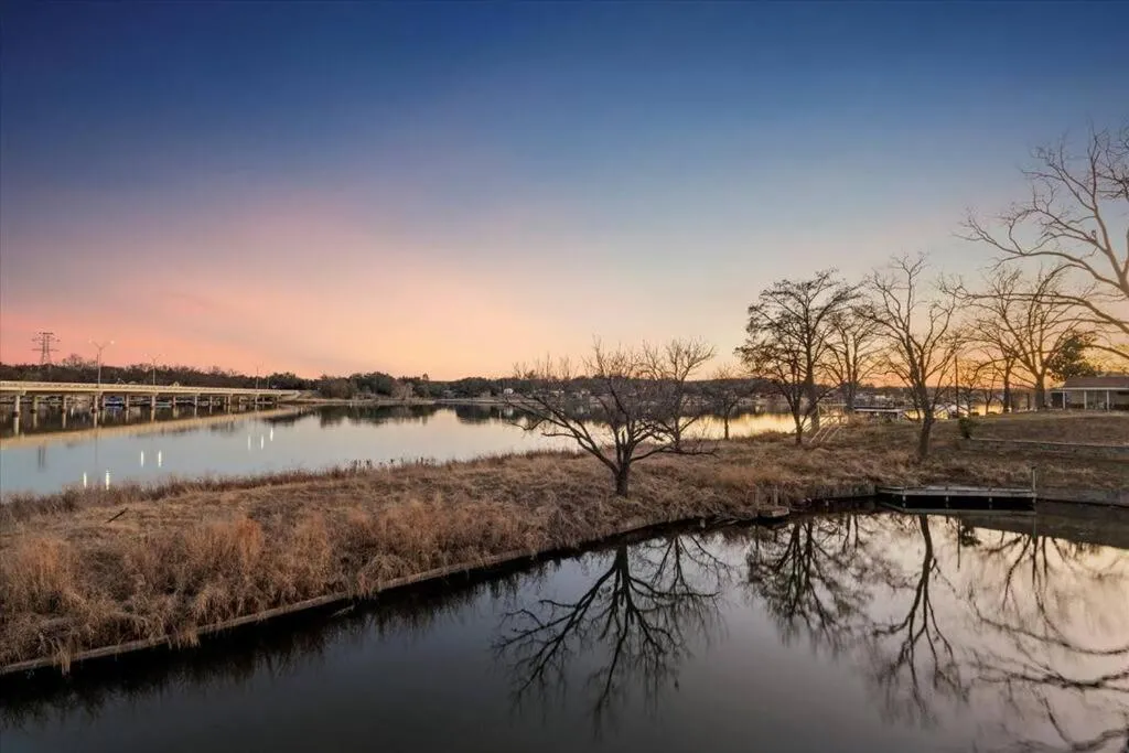 Lakefront Home Insane Views - Pool Spa Gameroom
