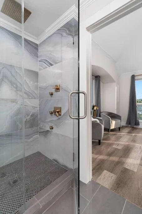 Lakefront Home Insane Views - Pool Spa Gameroom