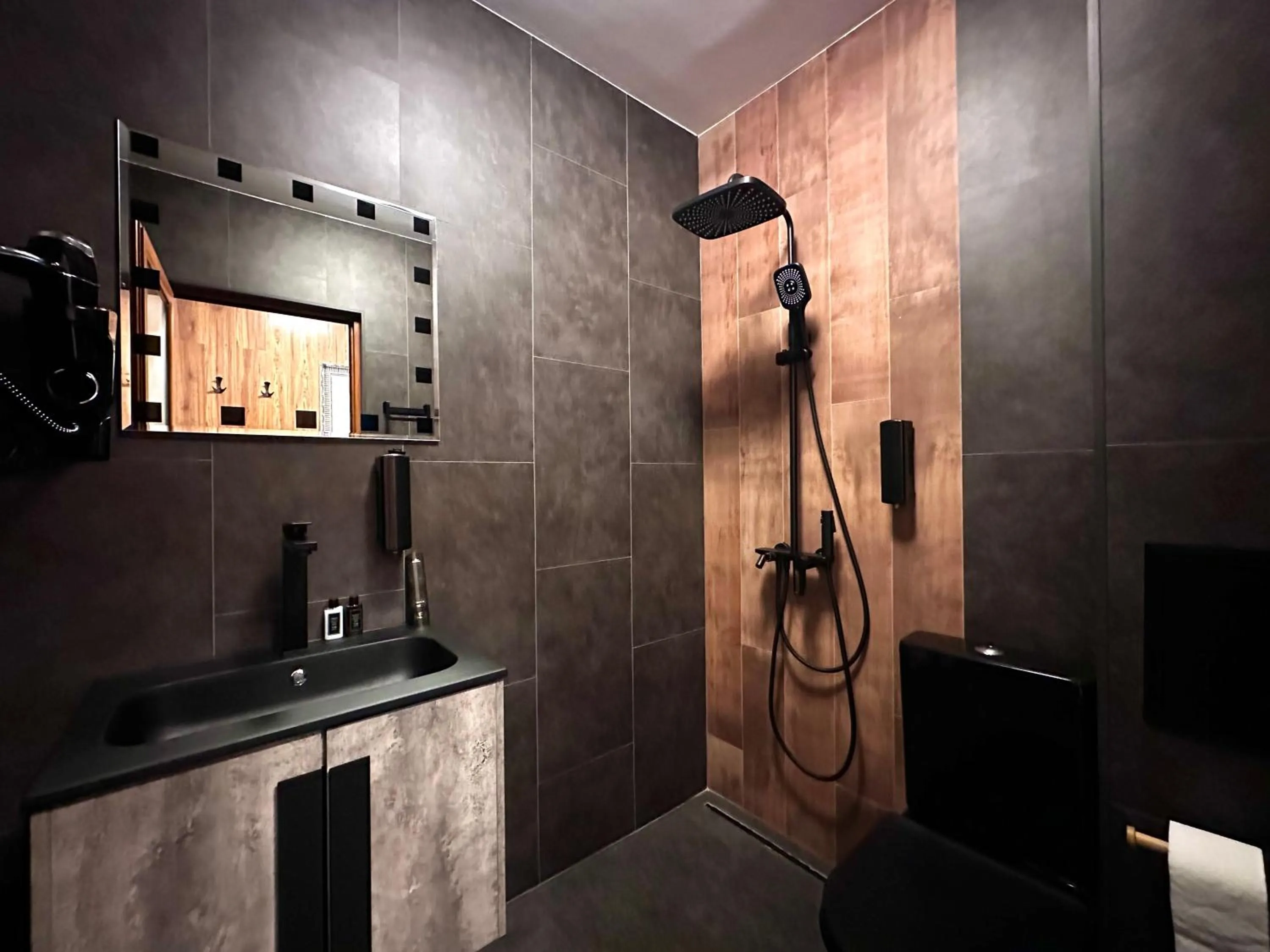 Shower in The Wind Mills Hydropark