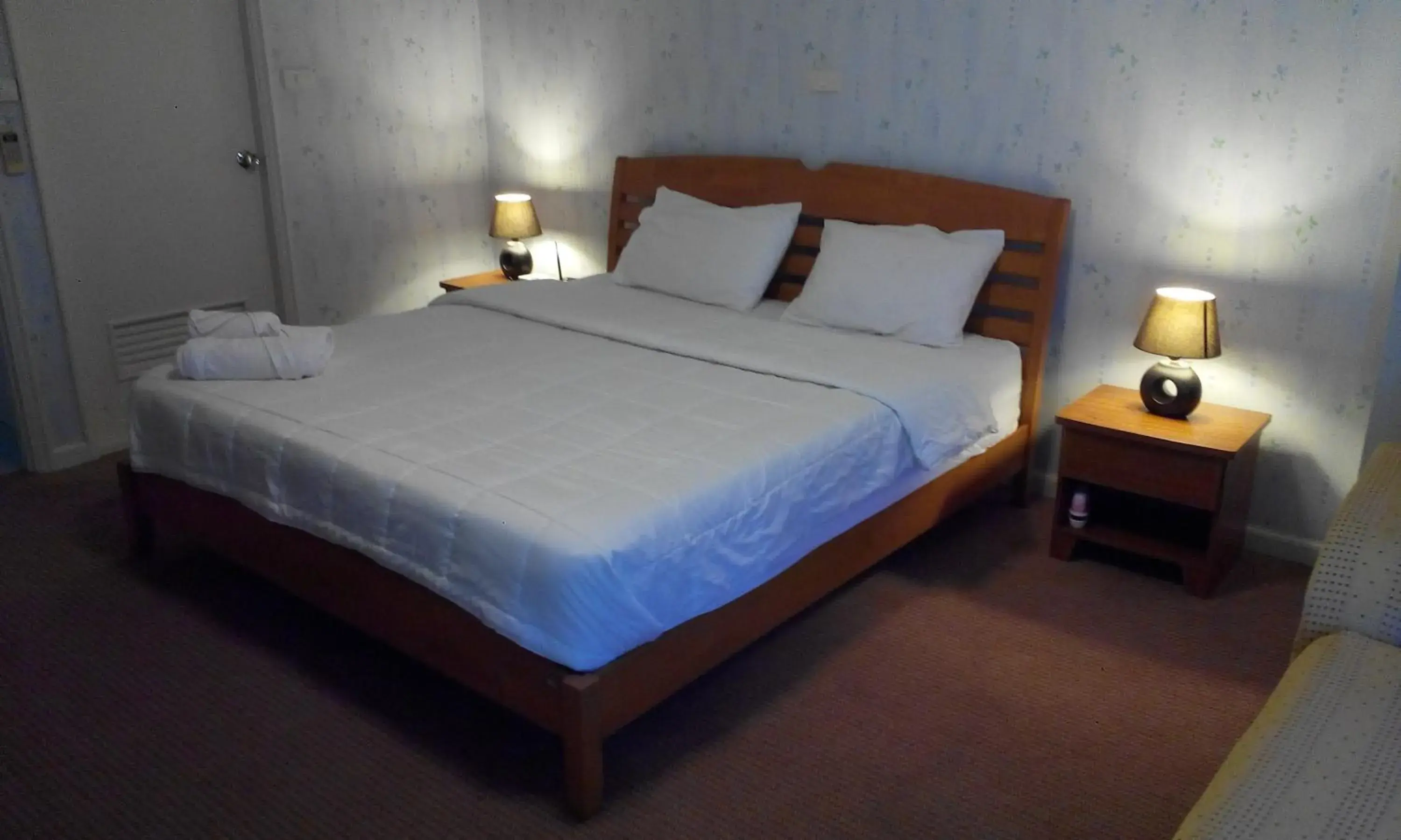 One-Bedroom Apartment with Mountain View in Patong Tower by United 21 Thailand One-Bedroom Apartment with Mountain View in Patong Tower by United 21 Thailand