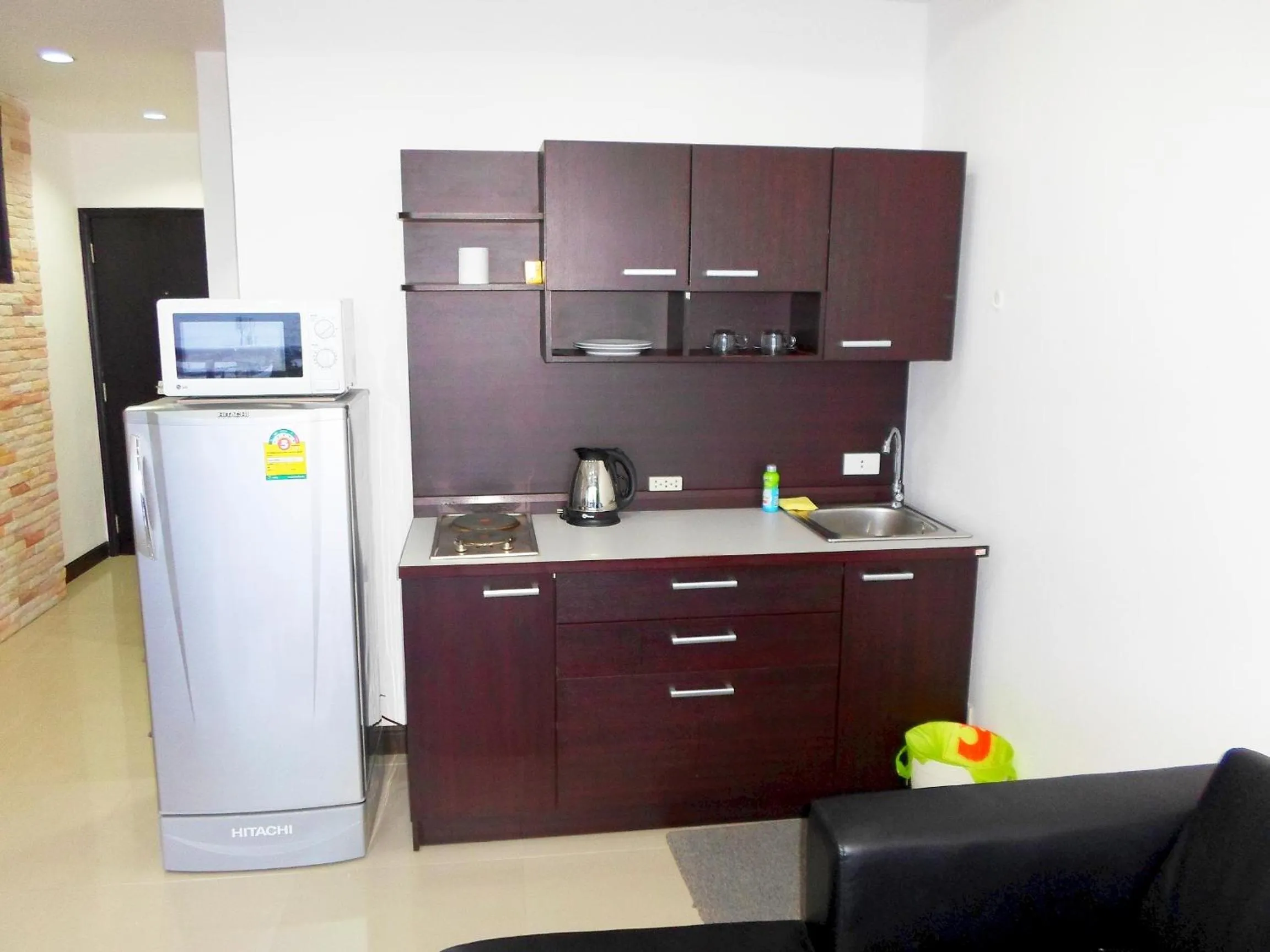 Kitchen or kitchenette in Patong Tower by United 21 Thailand