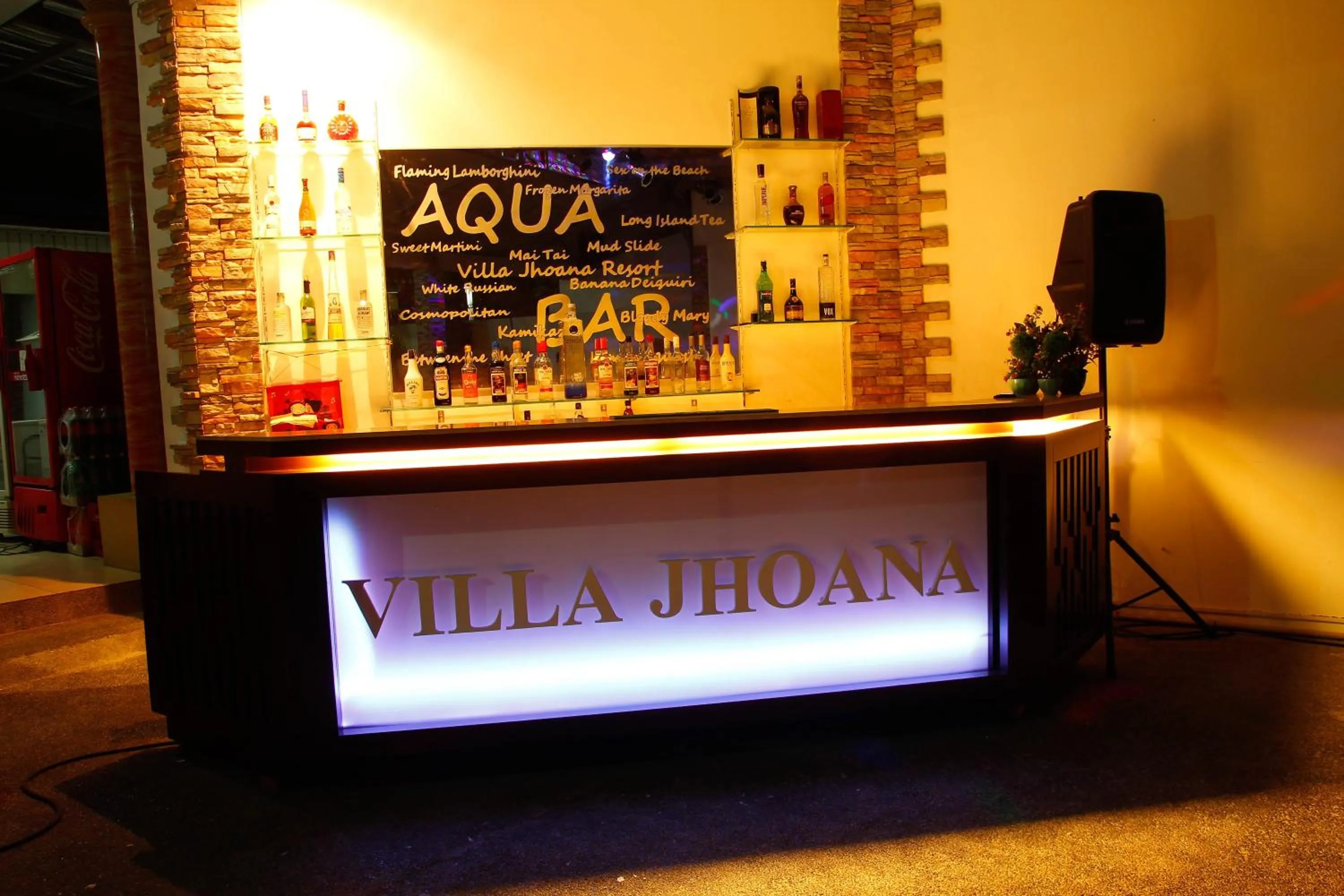 Lounge or bar in Villa Jhoana Resort